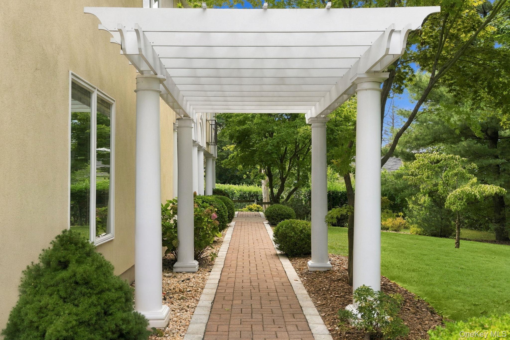 611 Knollwood Road