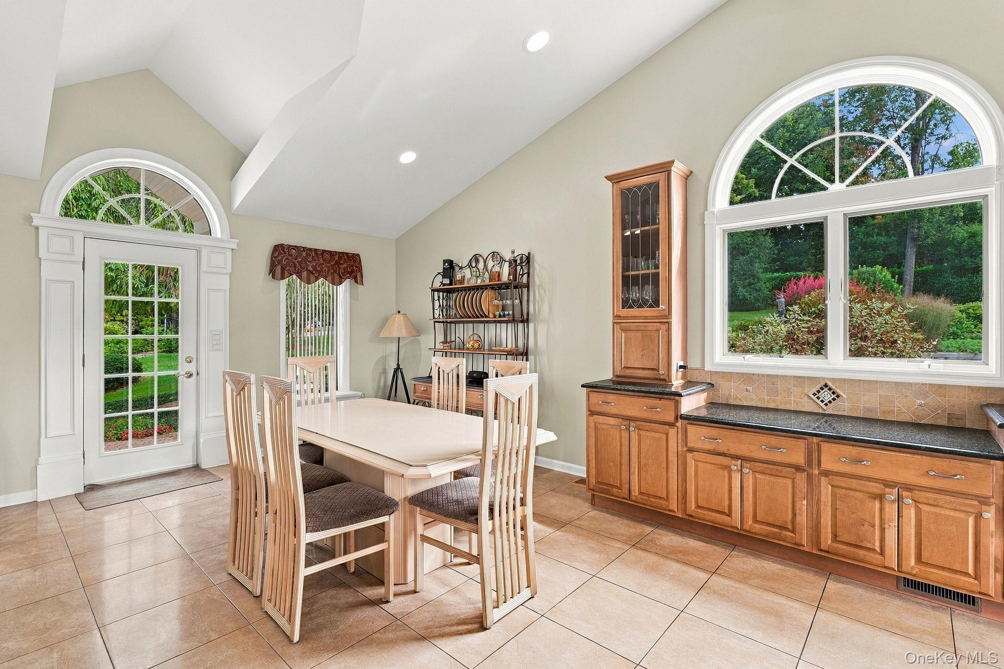 611 Knollwood Road