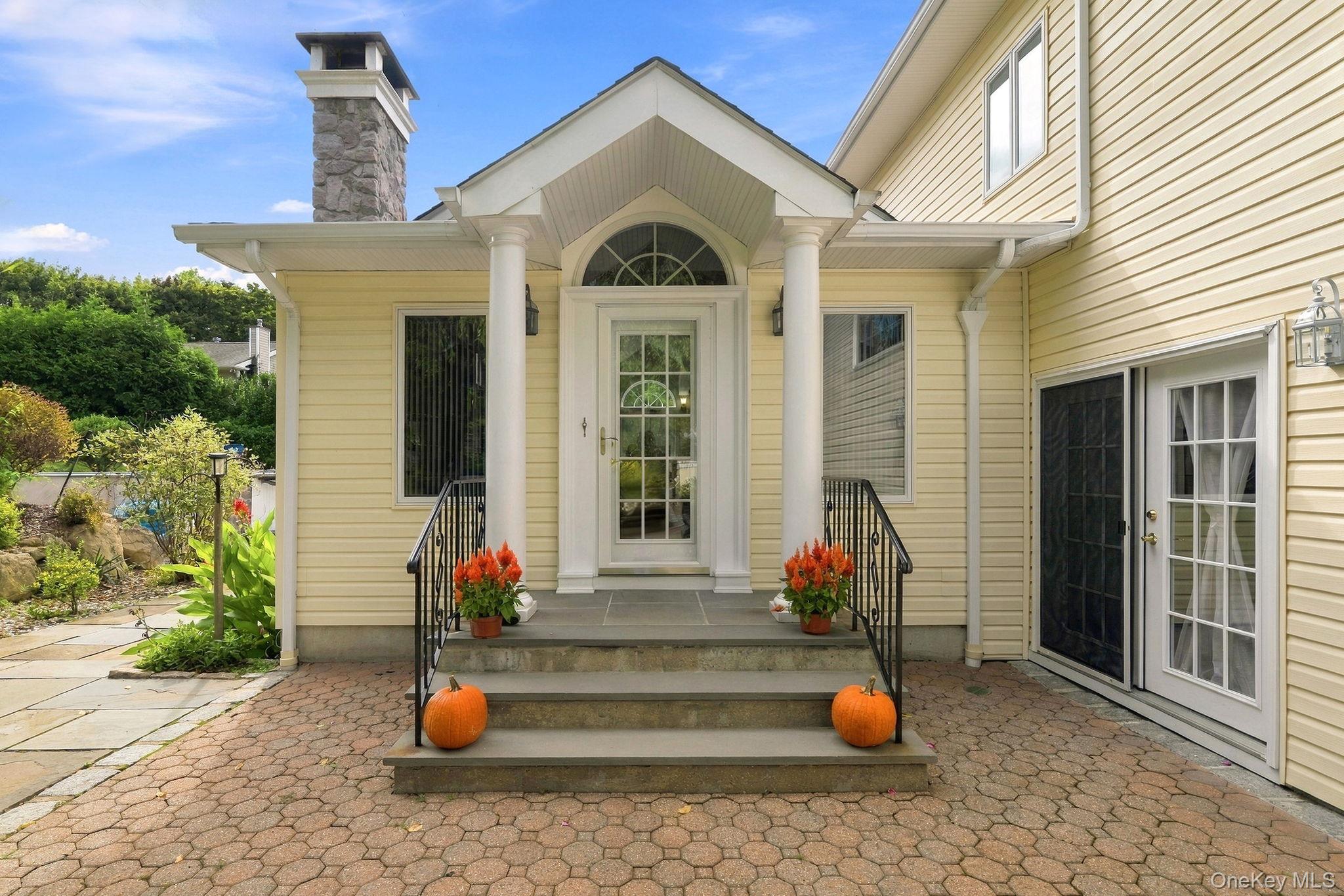 611 Knollwood Road