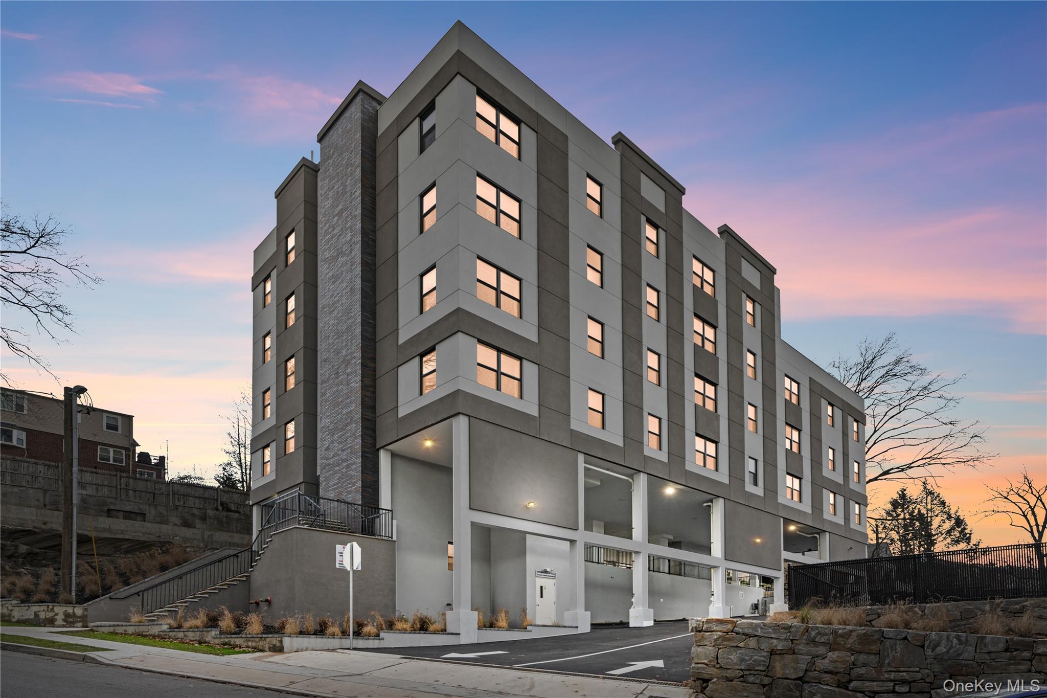 135 Wakefield Avenue Unit 102 Yonkers Ny Us 10704 Key1066464