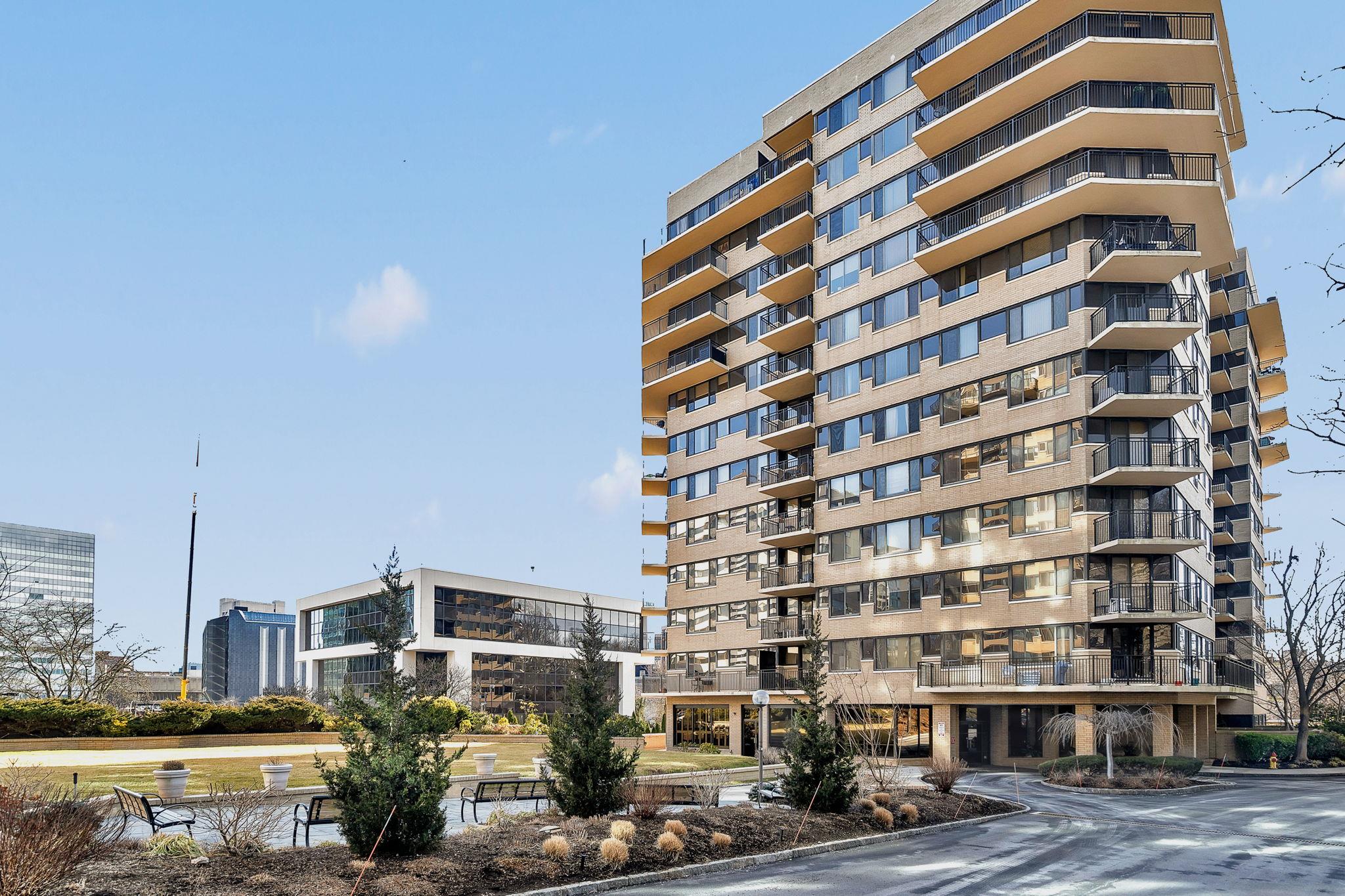 25 Rockledge Avenue Unit: 906W
