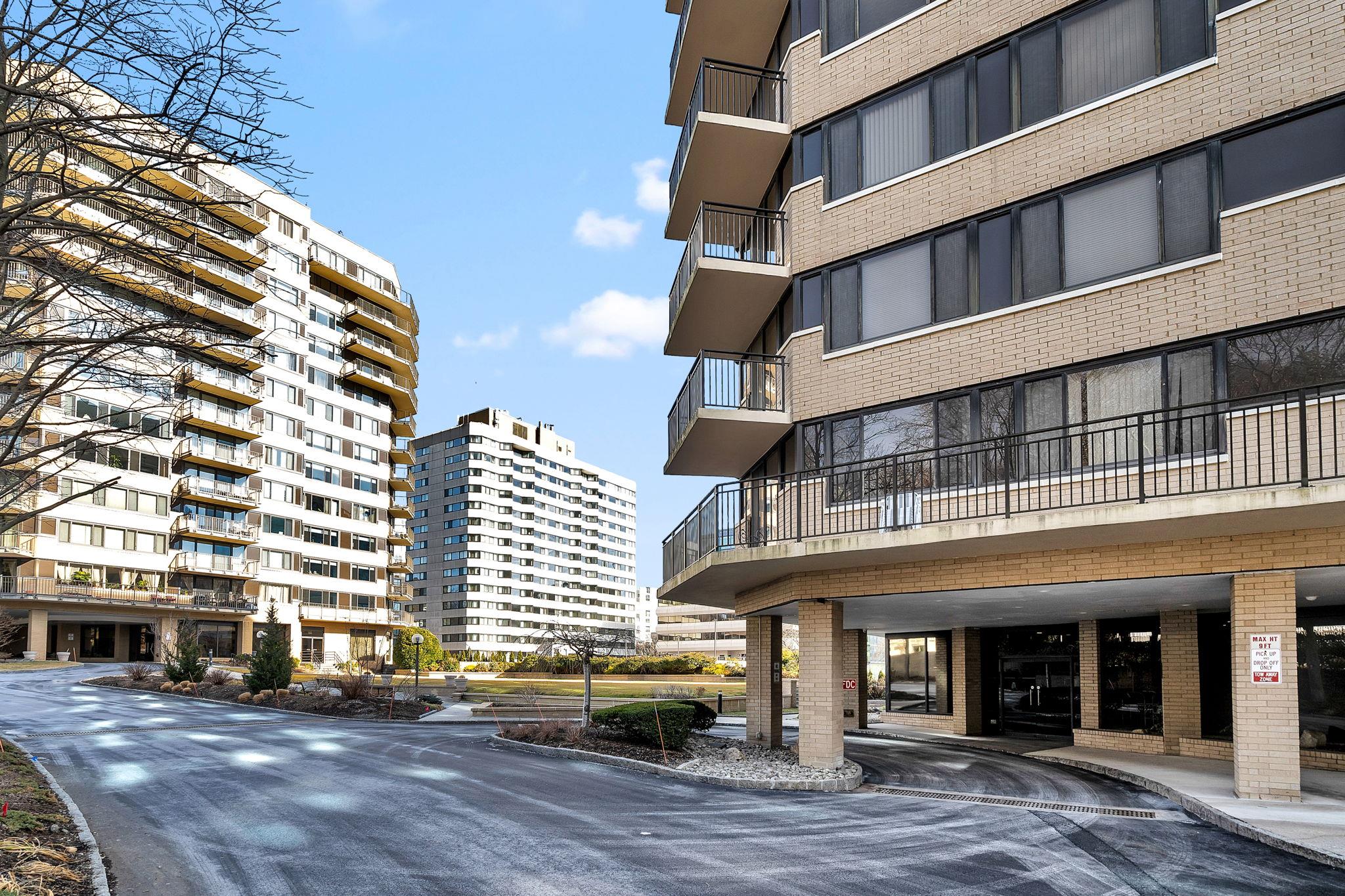 25 Rockledge Avenue Unit: 906W