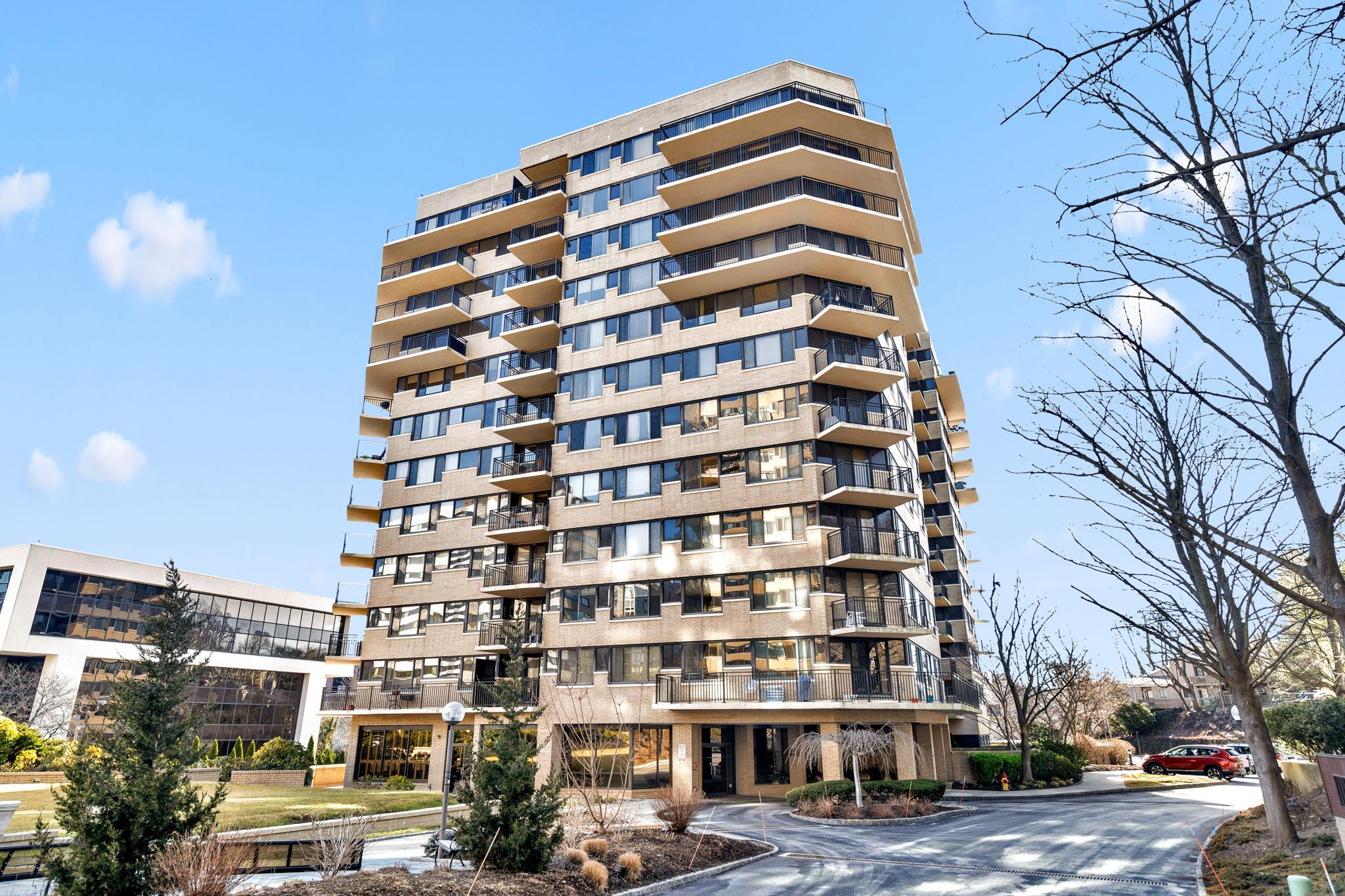 25 Rockledge Avenue Unit: 906W