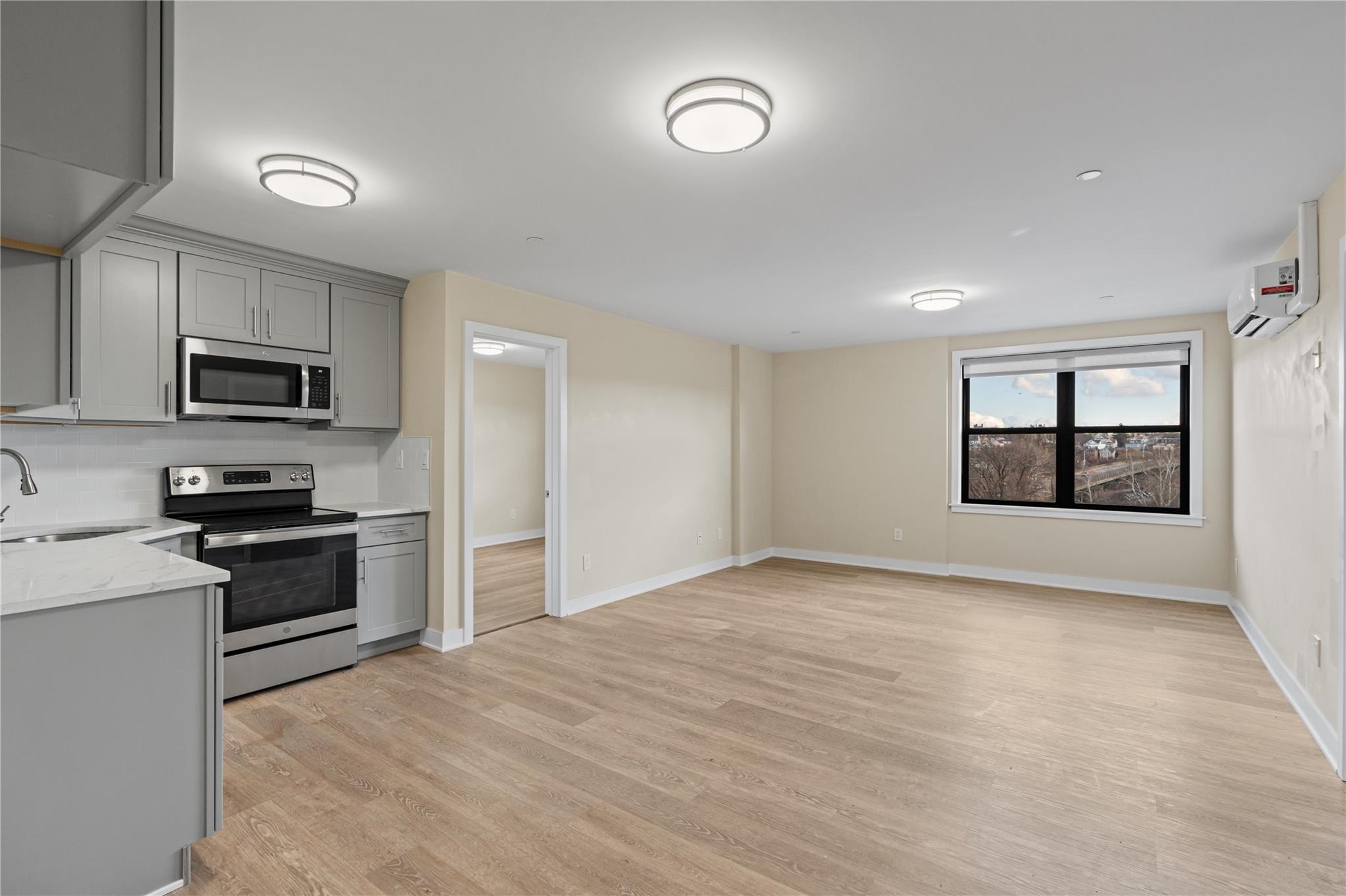 135 Wakefield Avenue Unit: 402