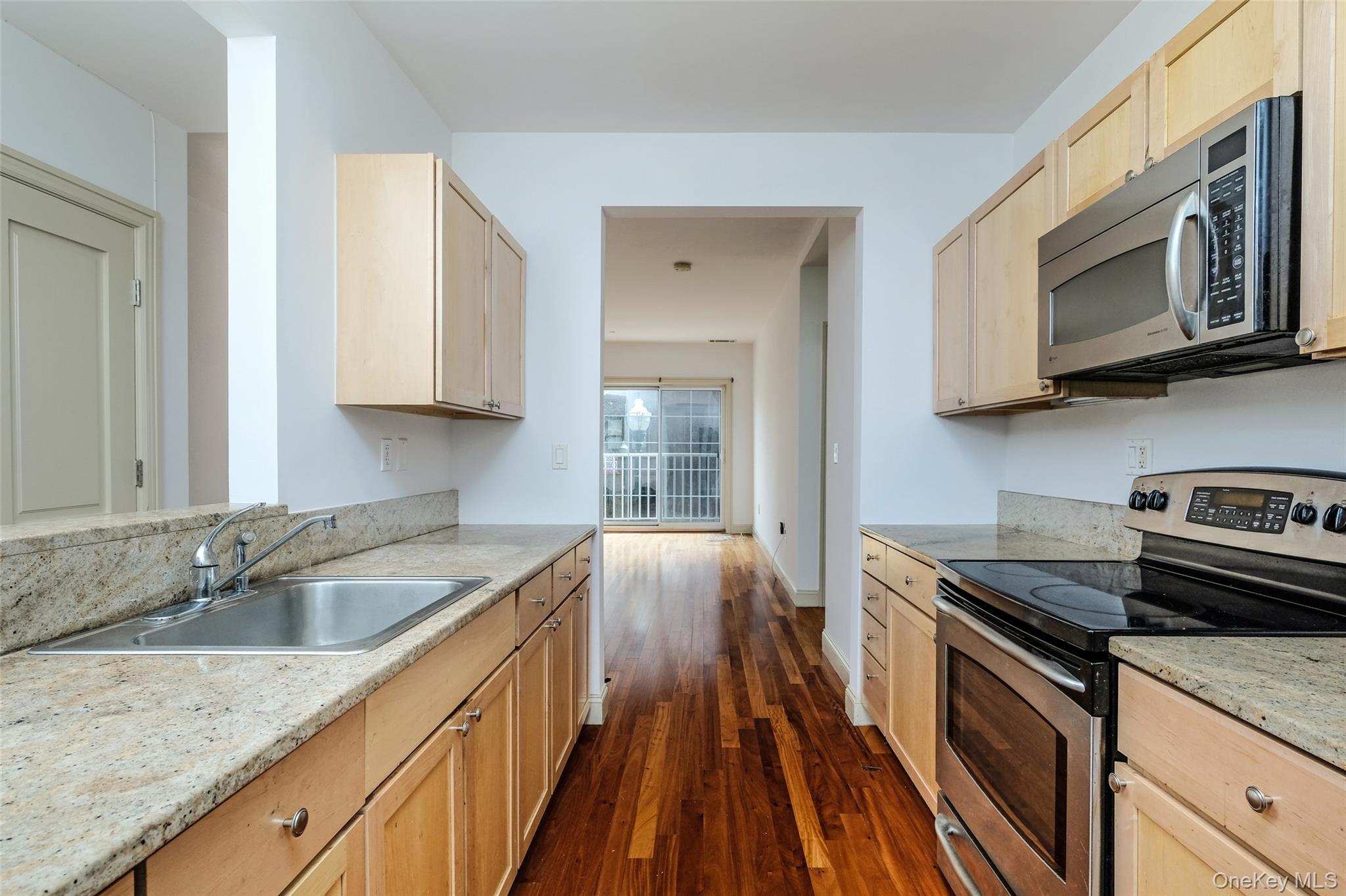 543 Main Street Unit: 201