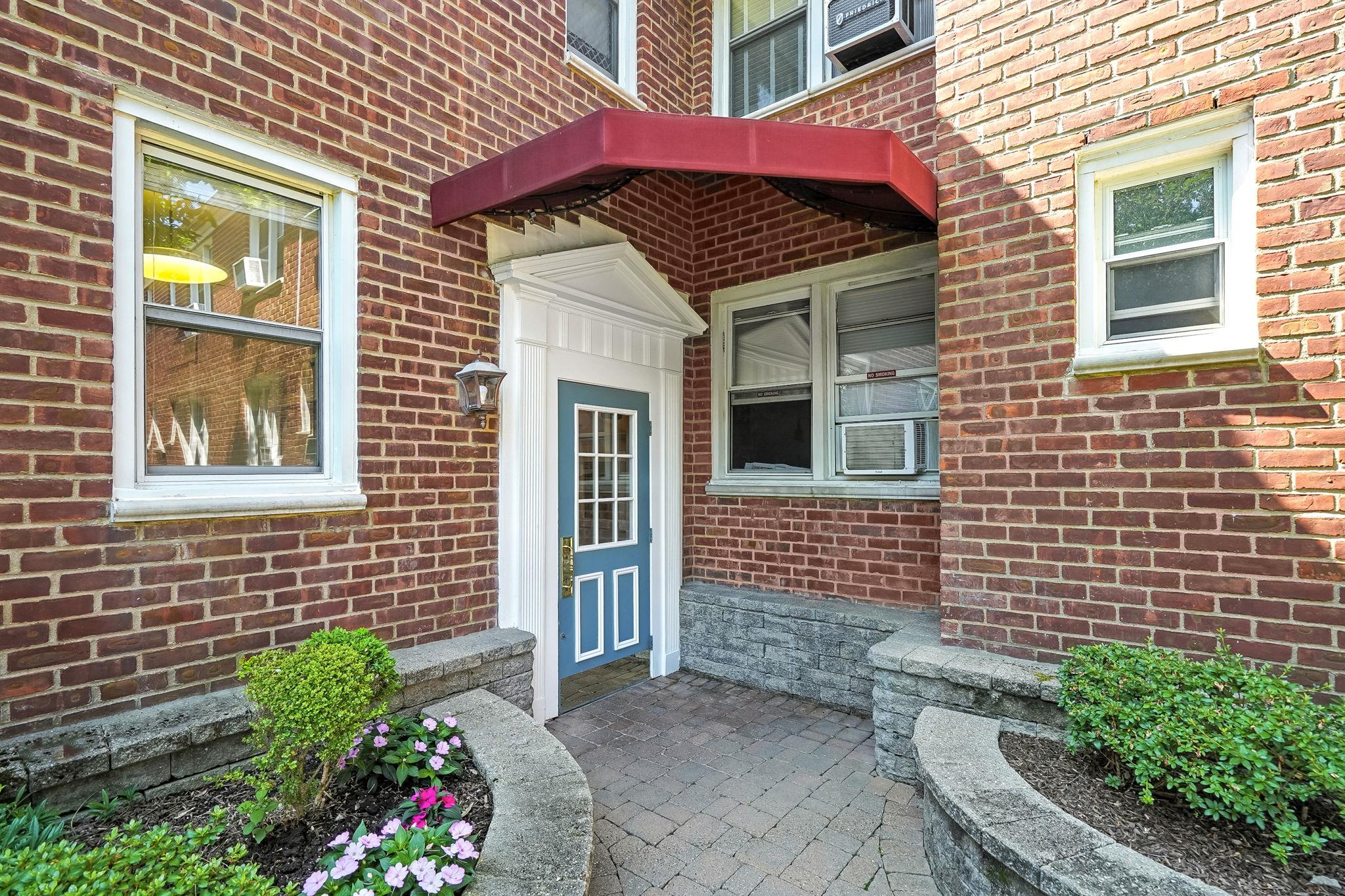 3 Bryant Crescent Unit: 1B