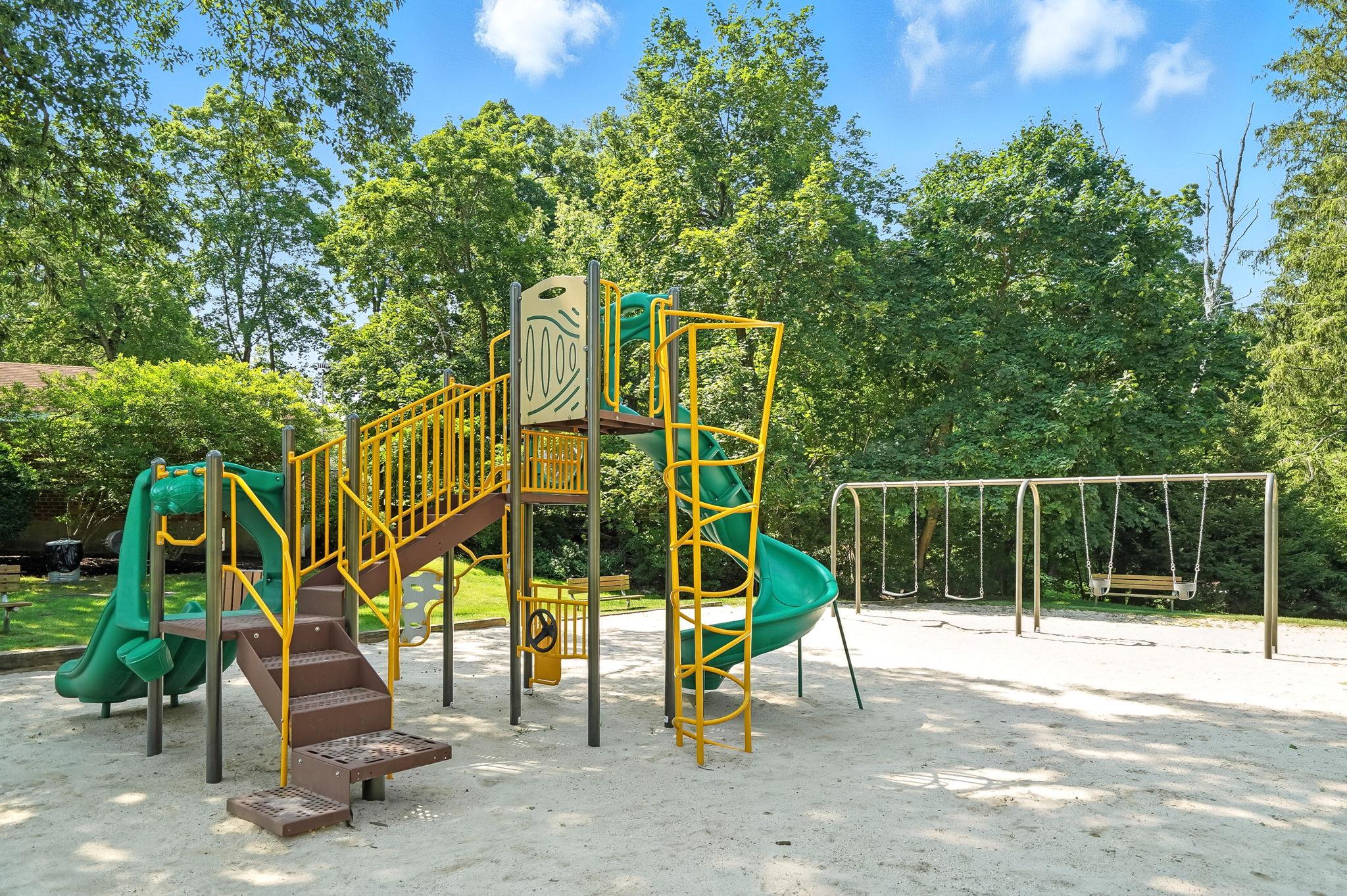 3 Bryant Crescent Unit: 1B