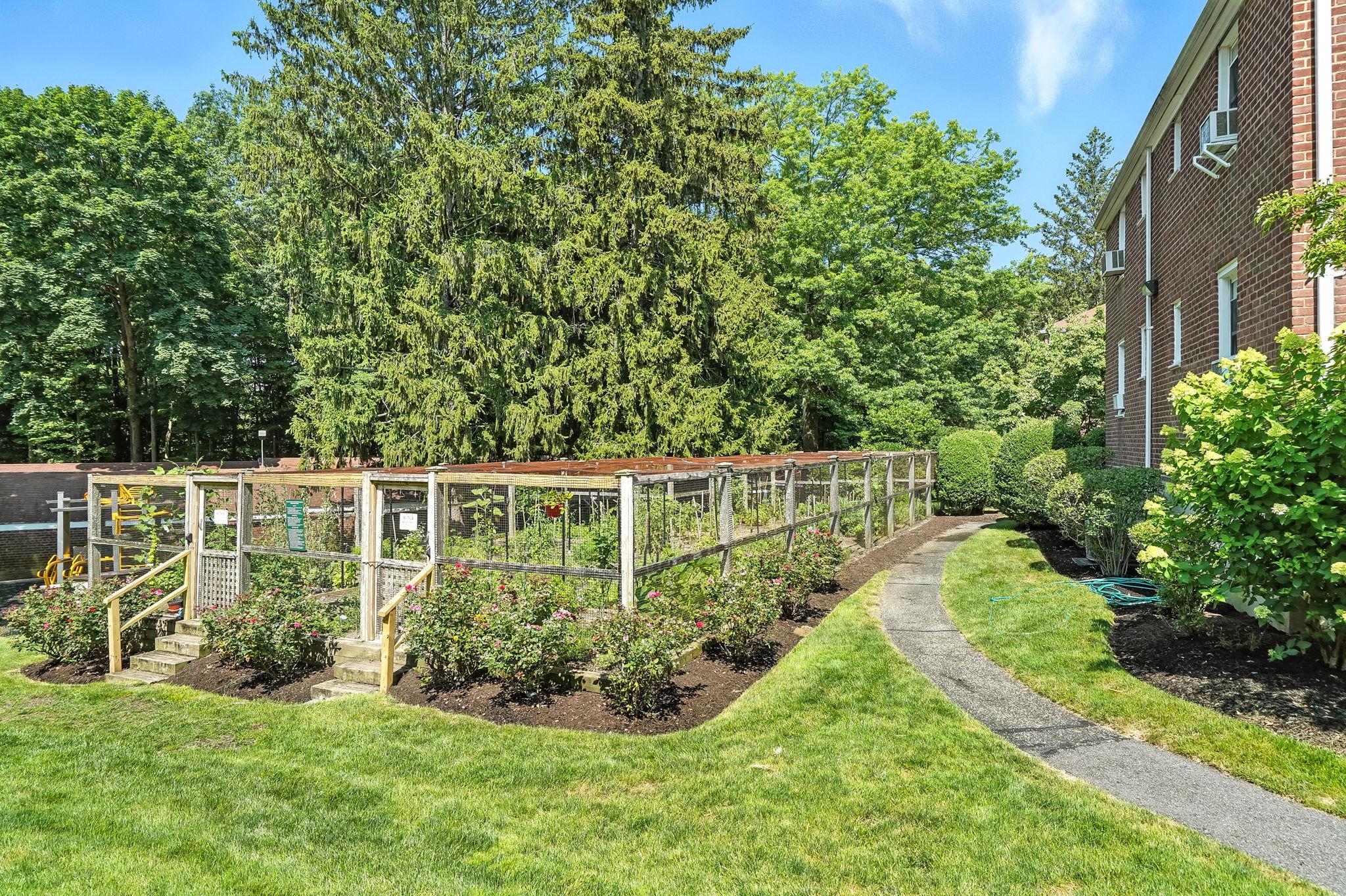 3 Bryant Crescent Unit: 1B