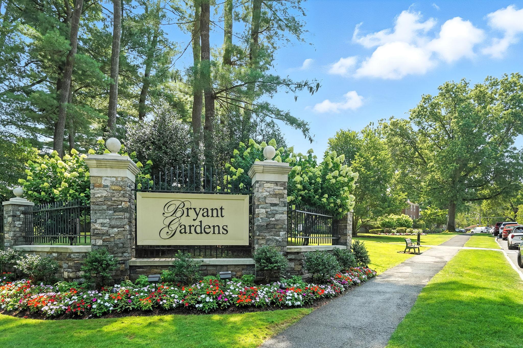 3 Bryant Crescent Unit: 1B
