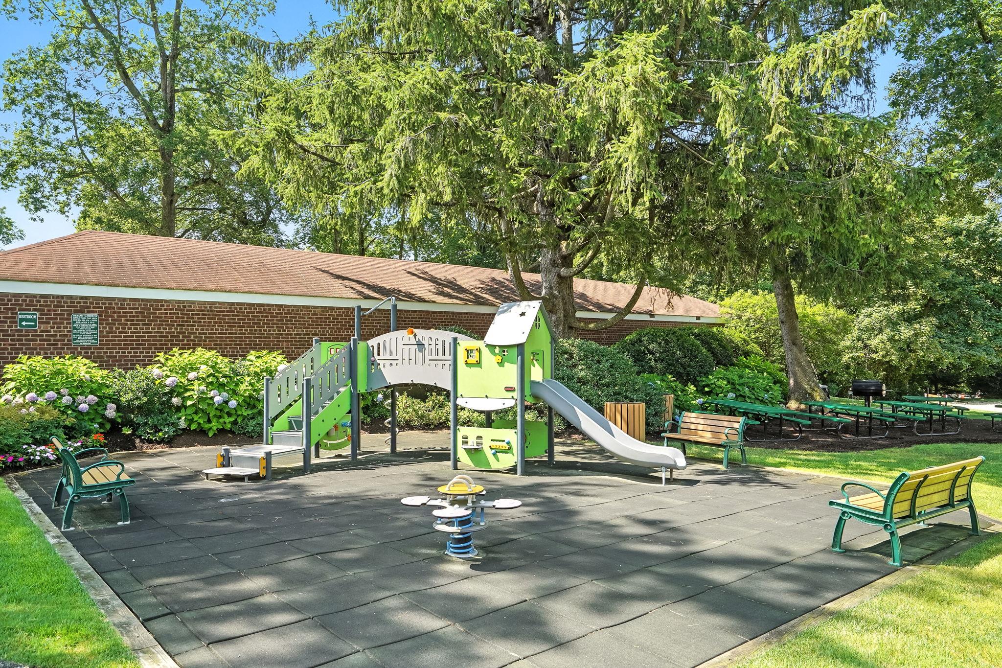 3 Bryant Crescent Unit: 1B