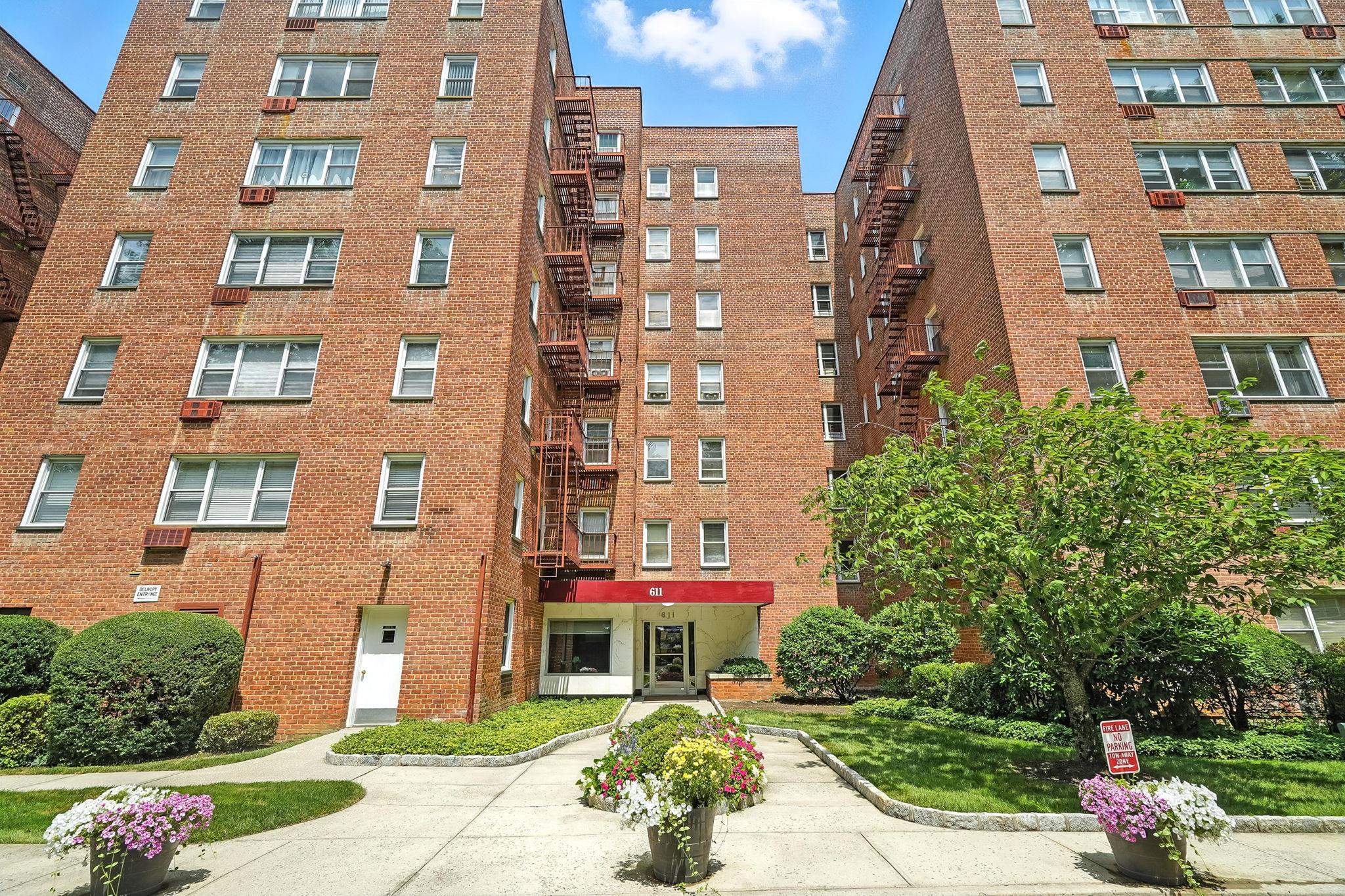 611 Palmer Road Unit: 3S