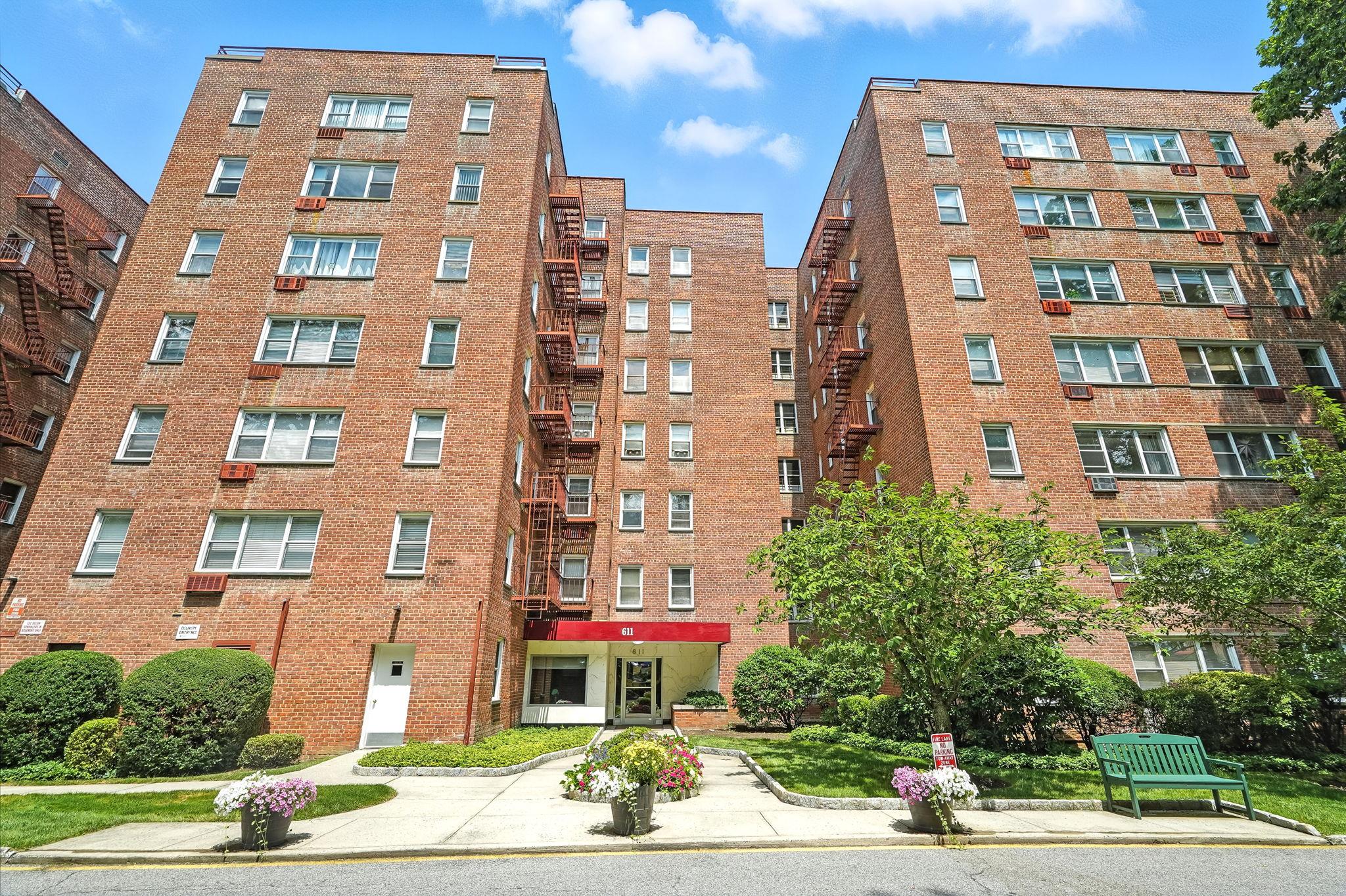 611 Palmer Road Unit: 3S
