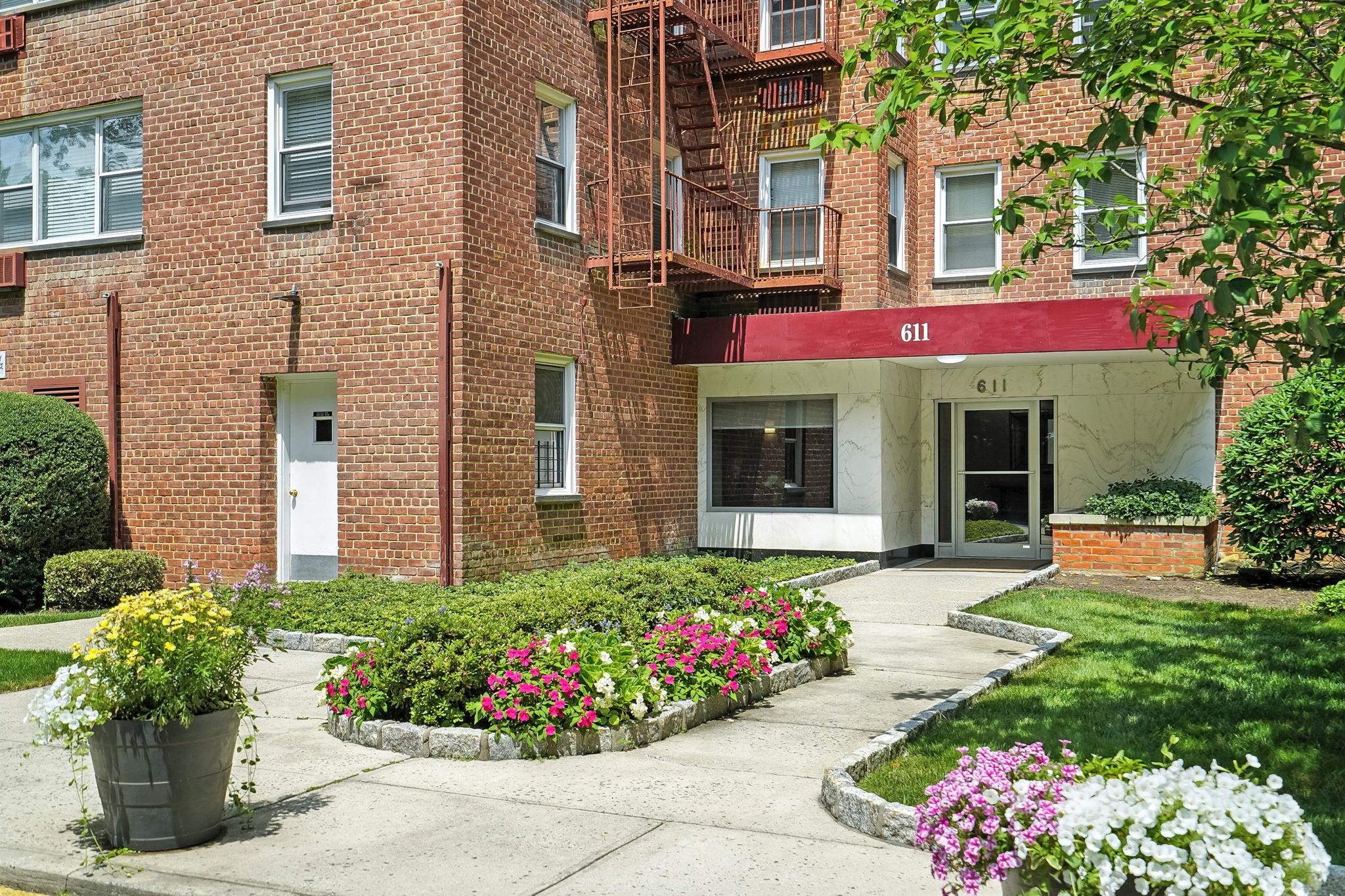 611 Palmer Road Unit: 3S
