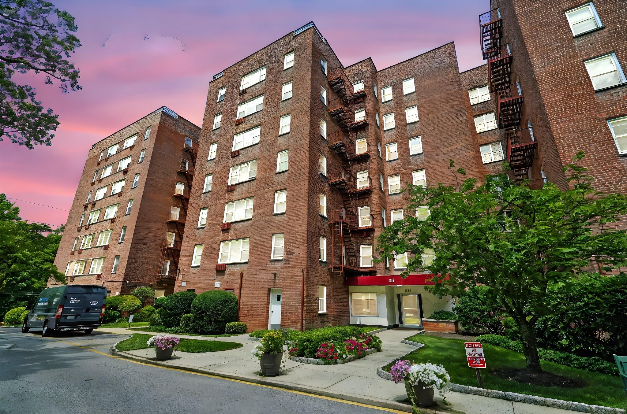 611 Palmer Road Unit: 3S
