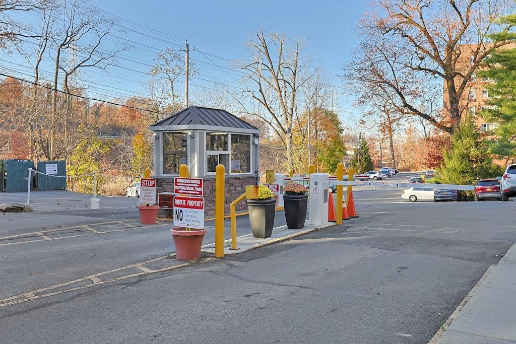 611 Palmer Road Unit: 3S