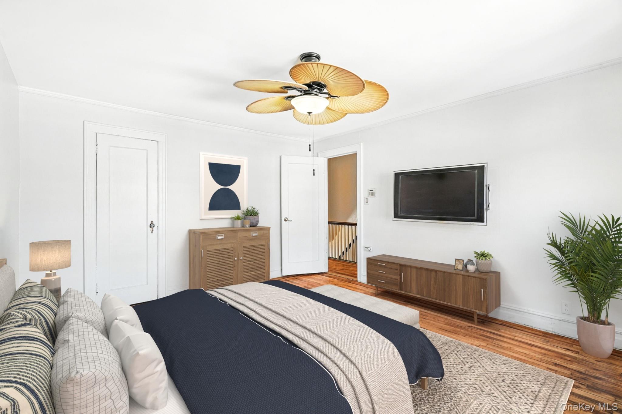 1245 Rhinelander Avenue