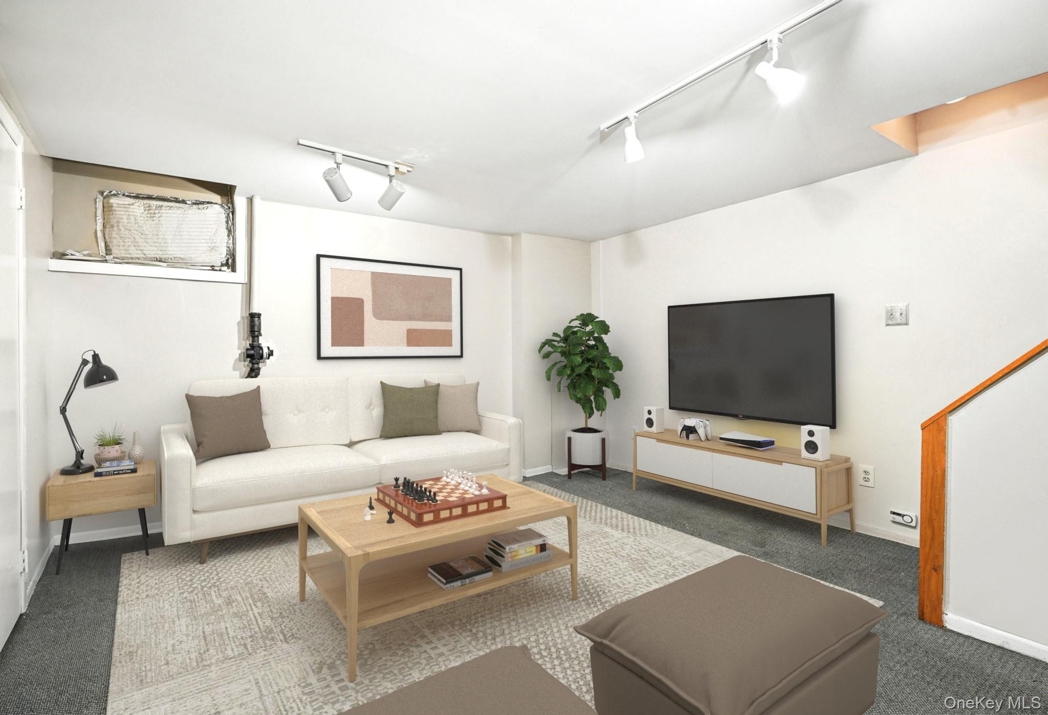 1245 Rhinelander Avenue