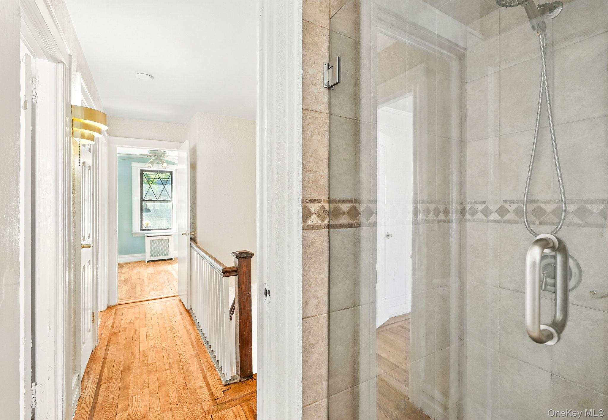 1245 Rhinelander Avenue