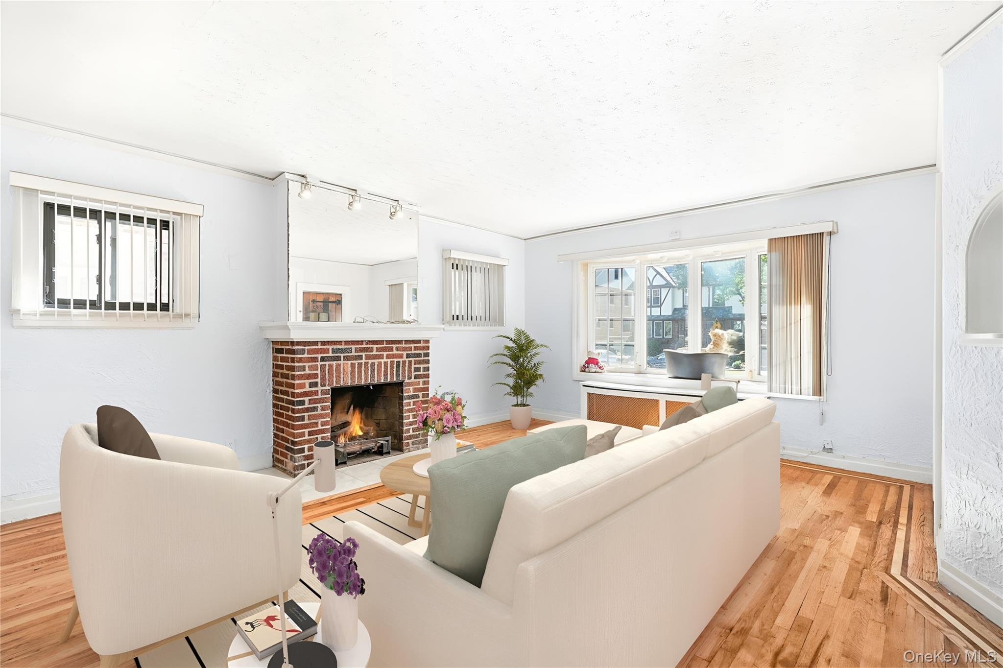 1245 Rhinelander Avenue