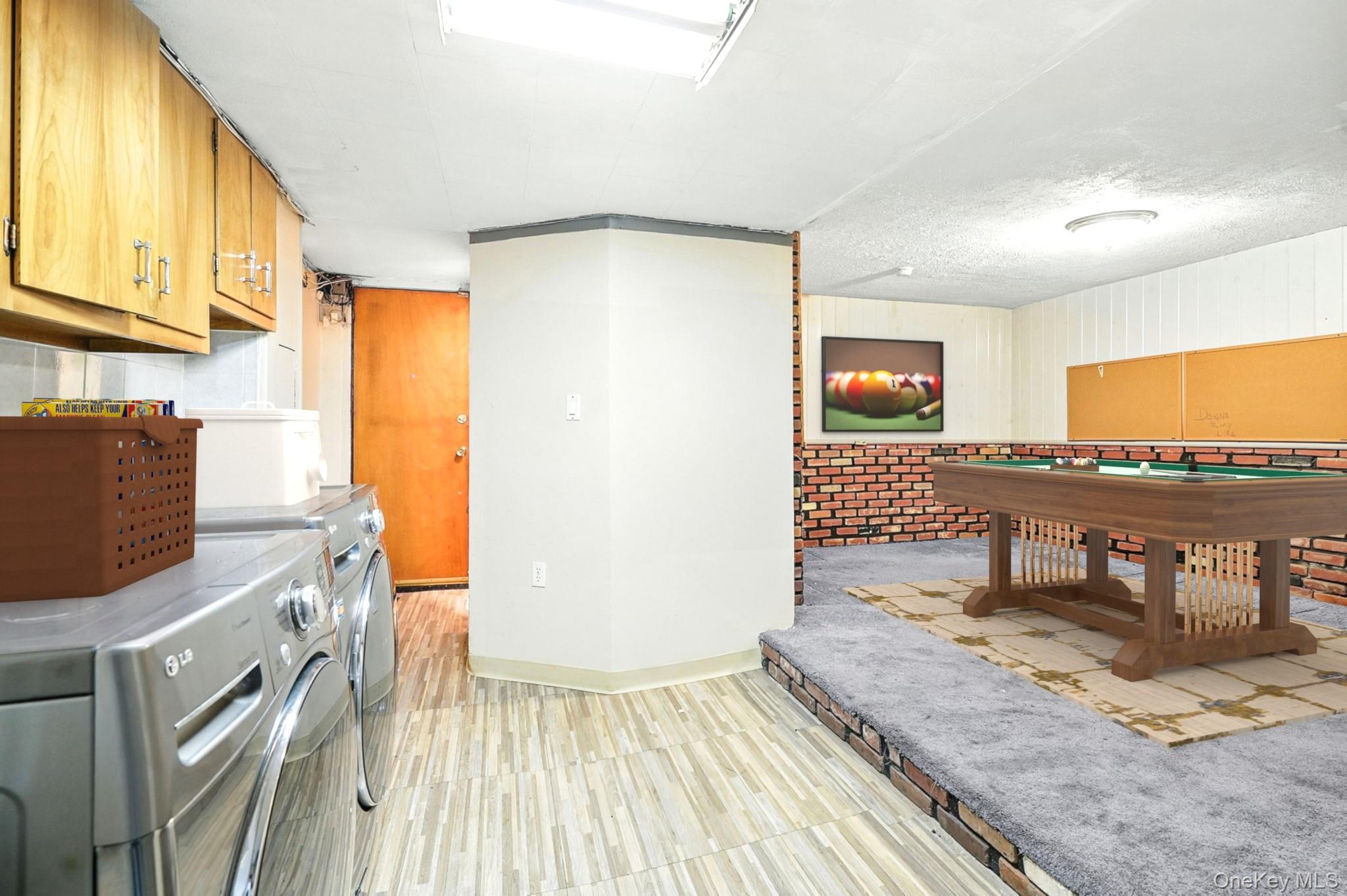 1245 Rhinelander Avenue