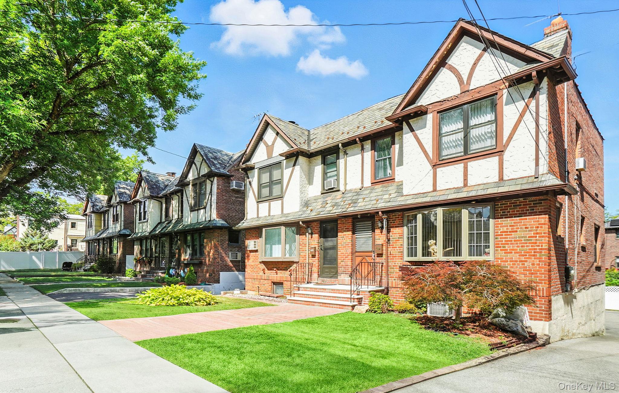 1245 Rhinelander Avenue