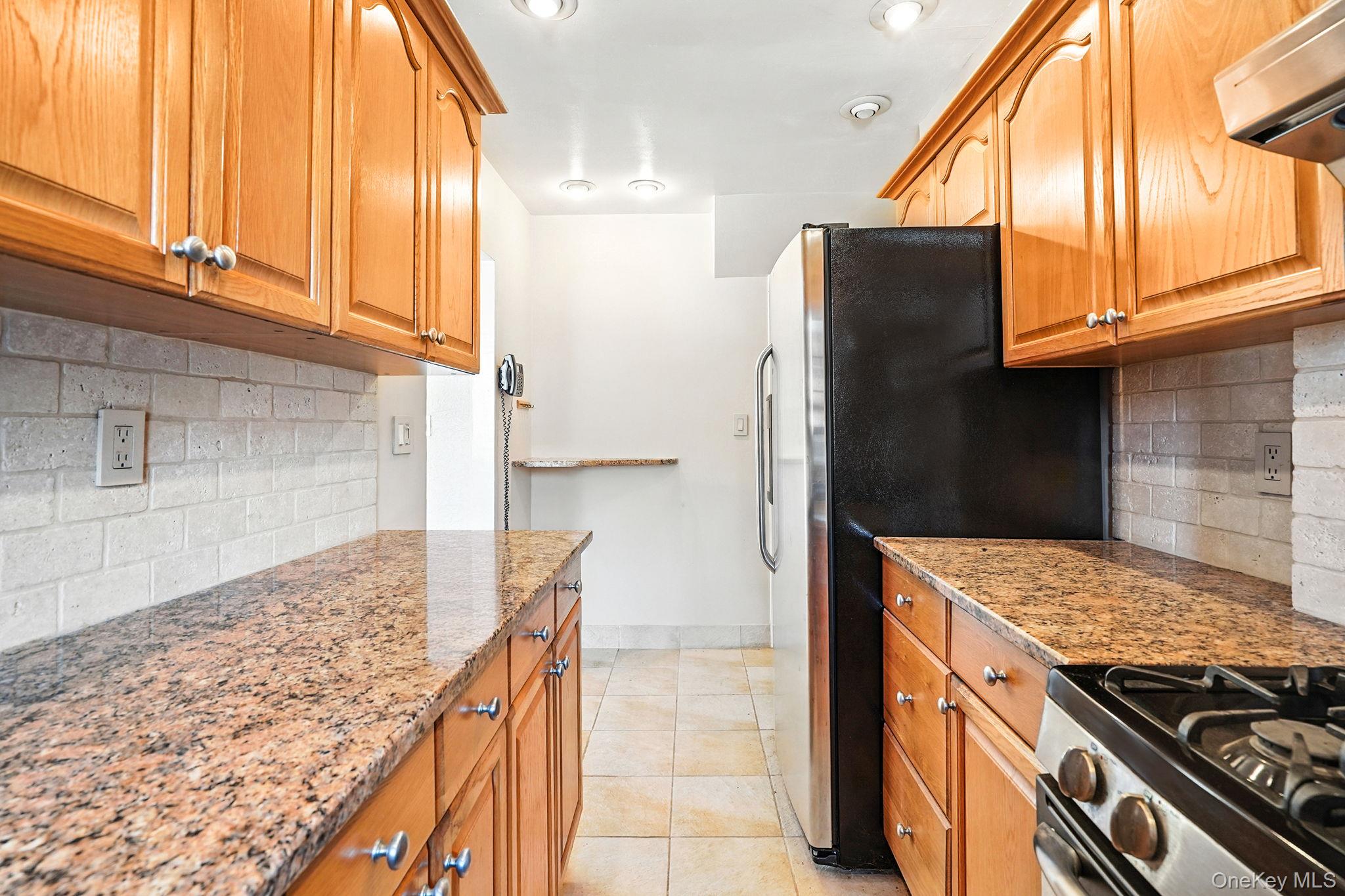 1245 Rhinelander Avenue