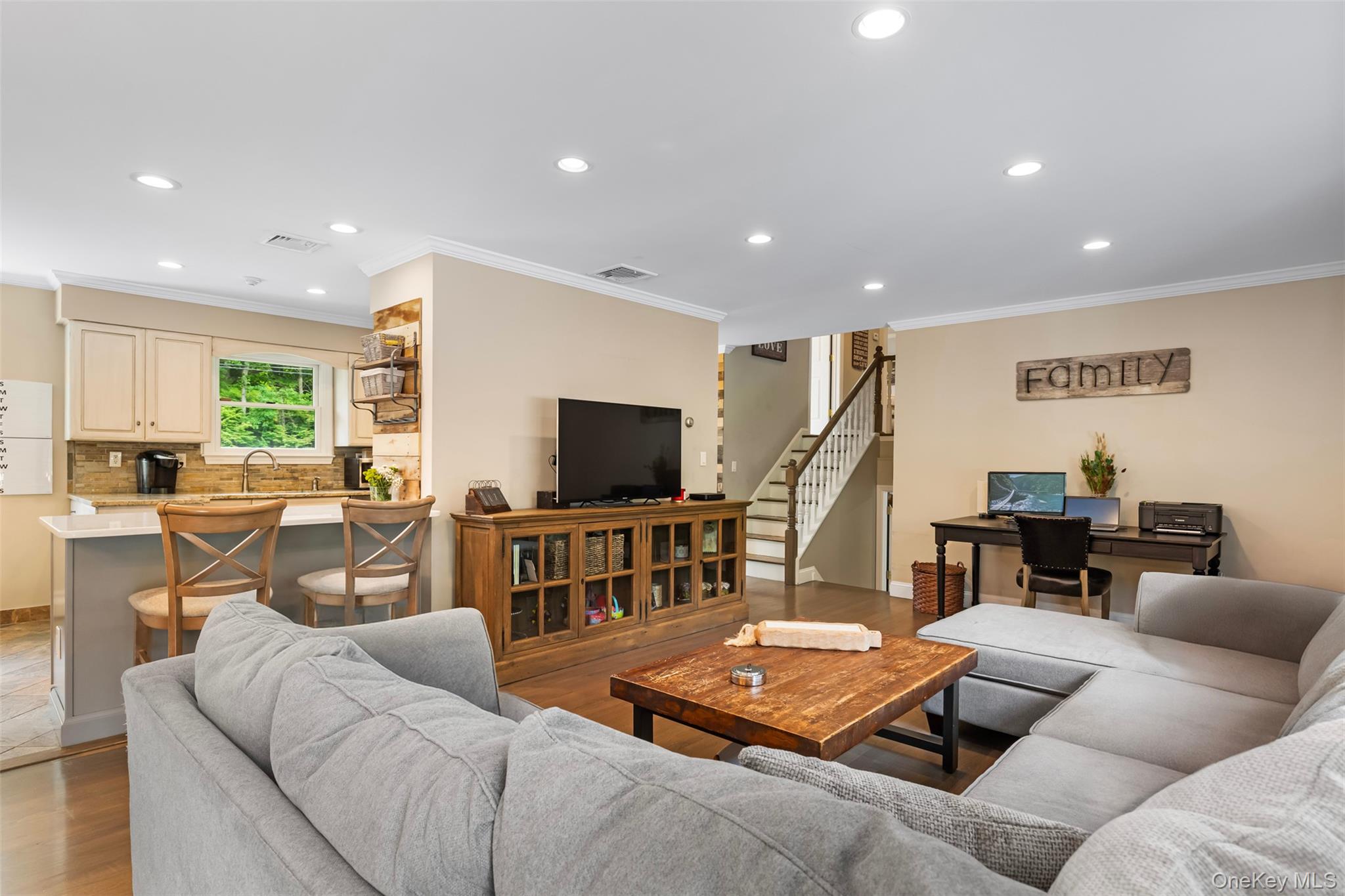 116 Rolling Hills Road