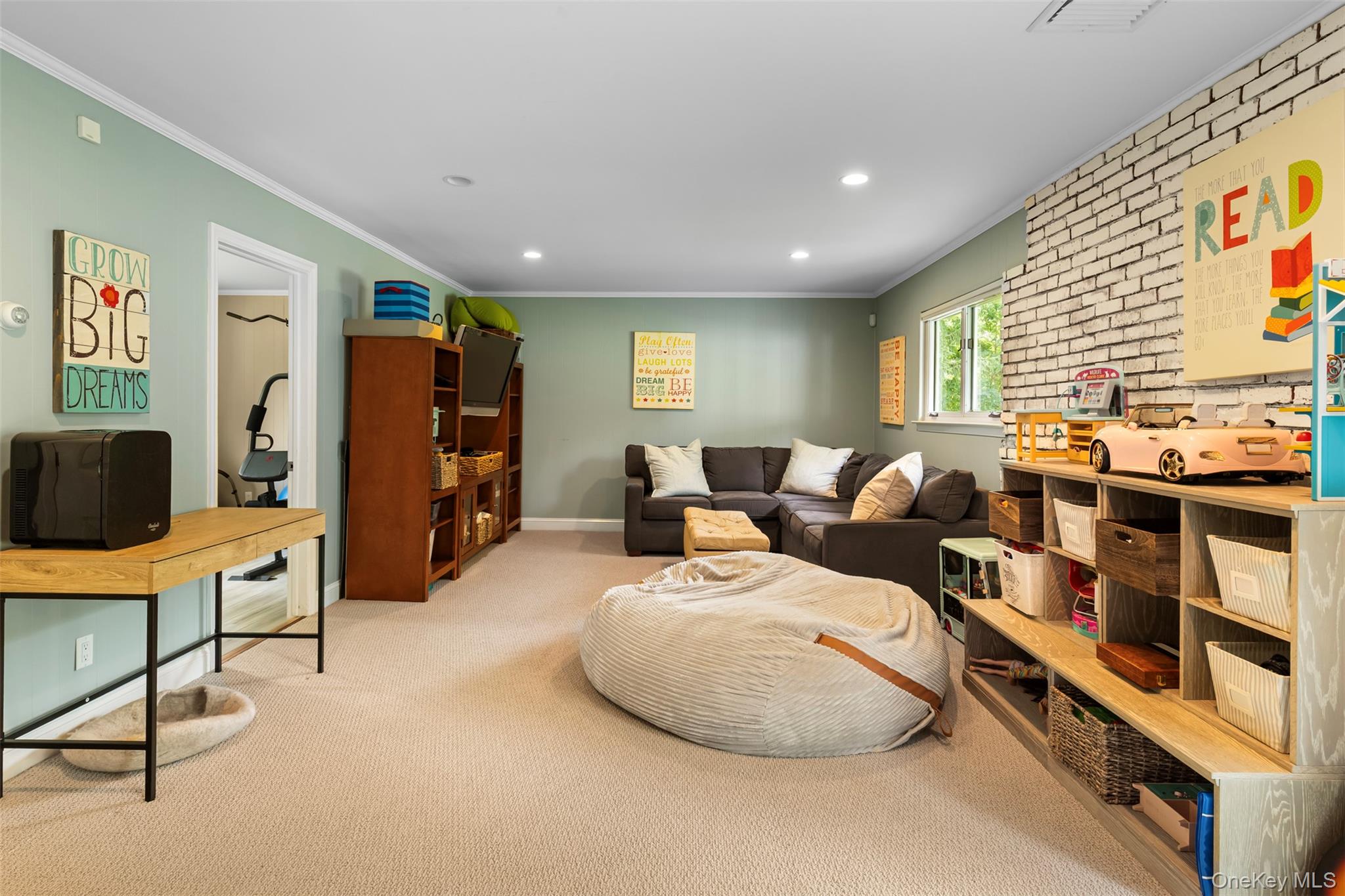 116 Rolling Hills Road