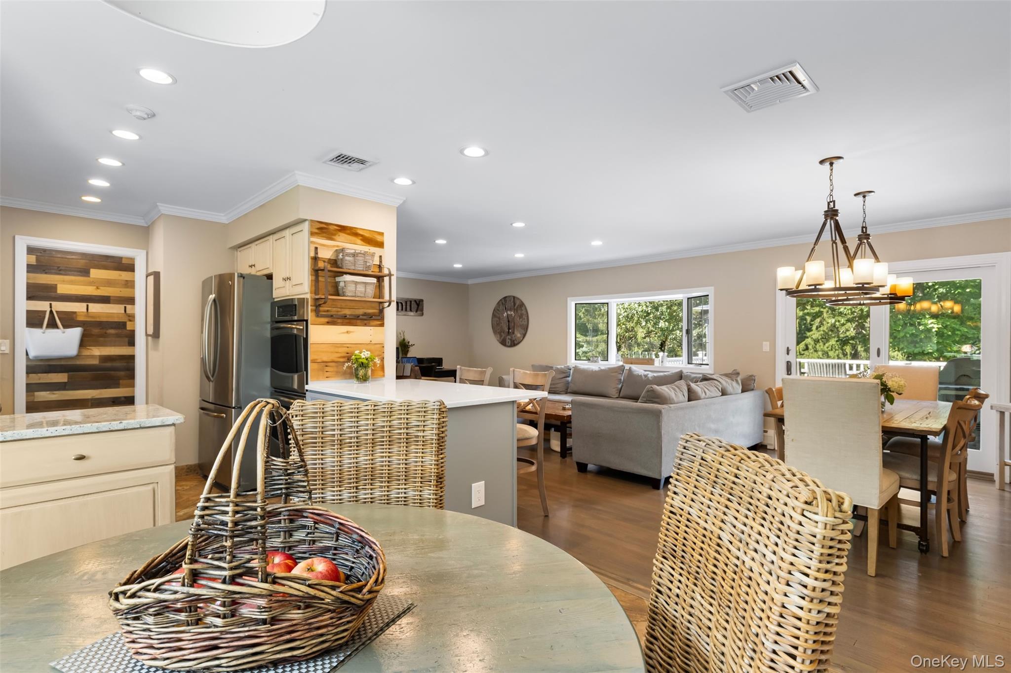 116 Rolling Hills Road