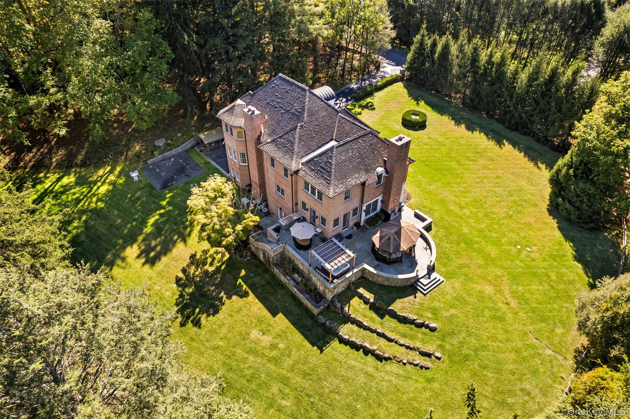 2 Heathcote Drive