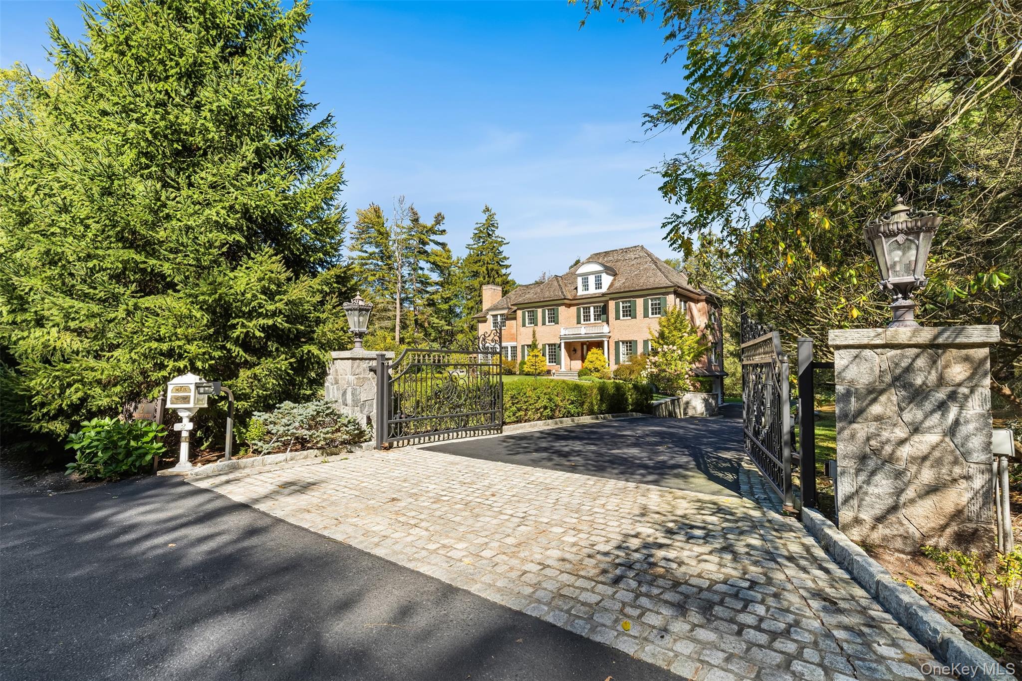 2 Heathcote Drive