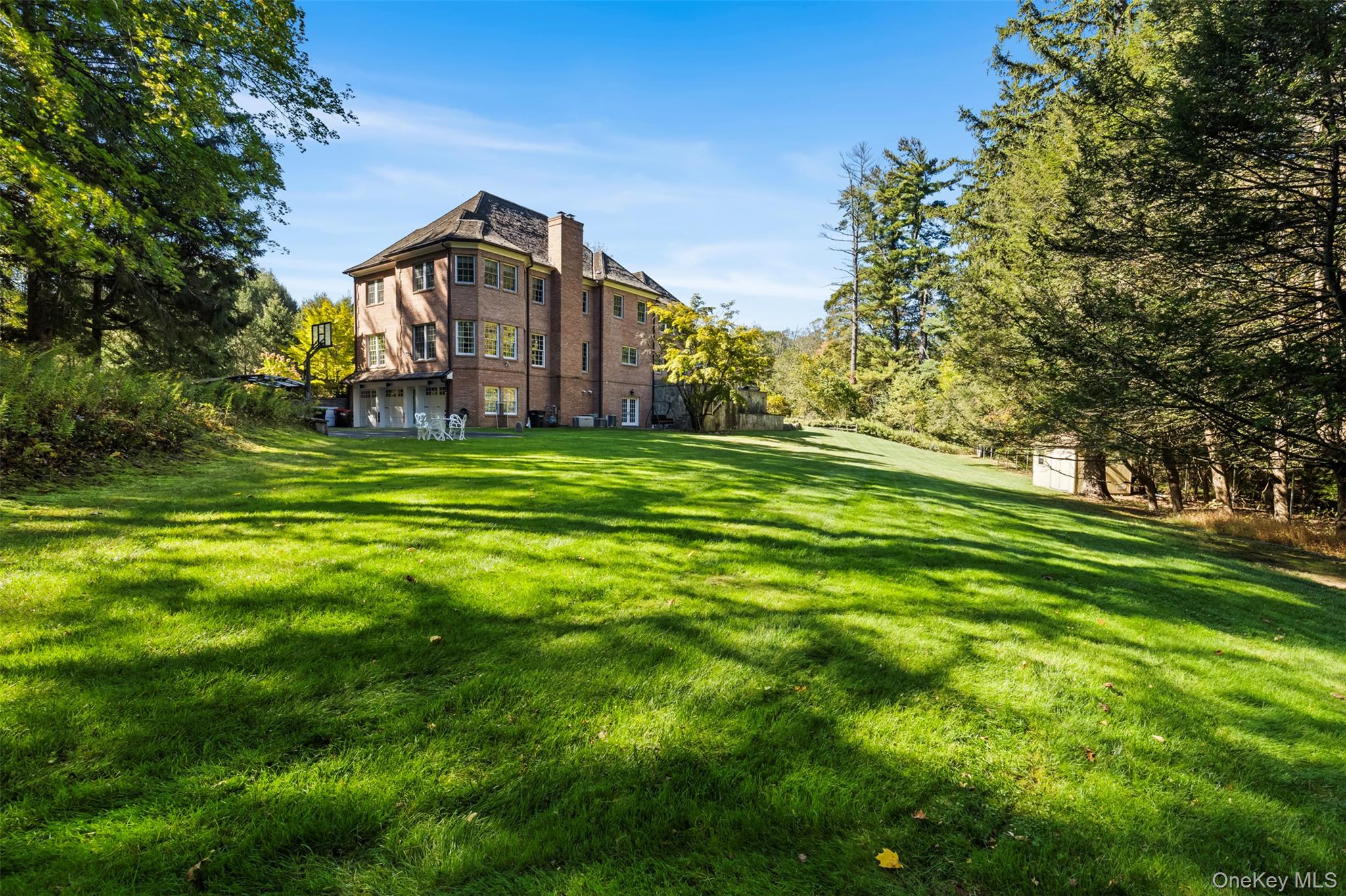 2 Heathcote Drive