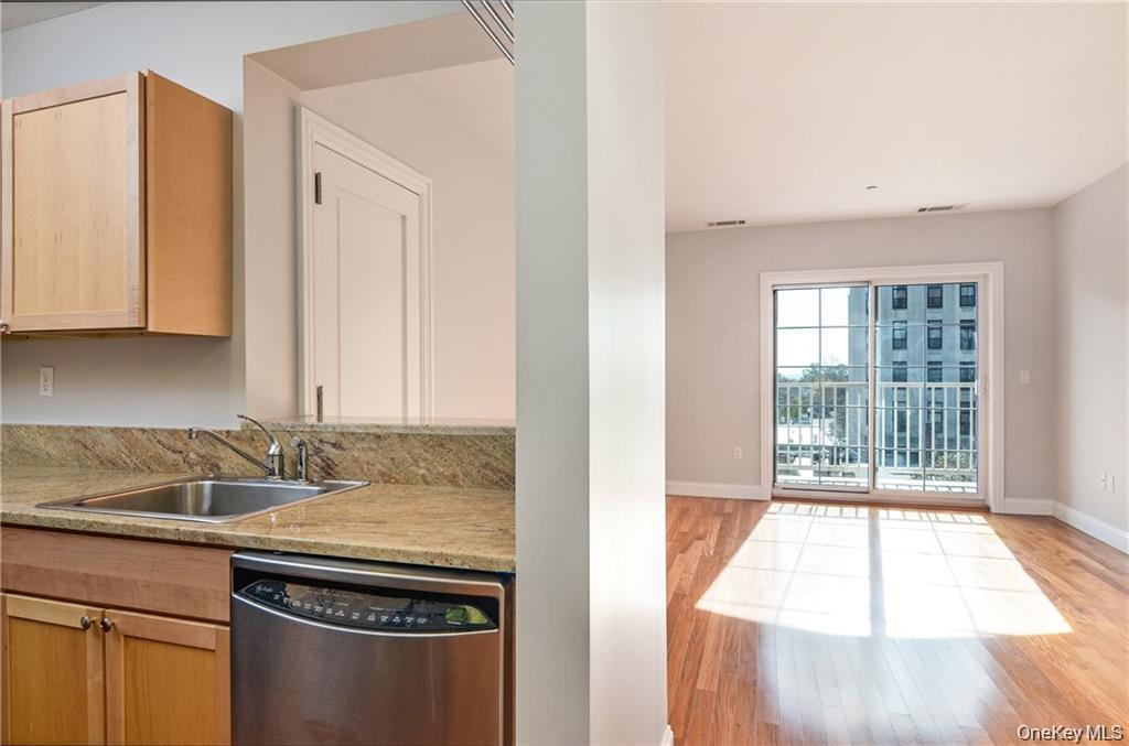 543 Main Street Unit: 402