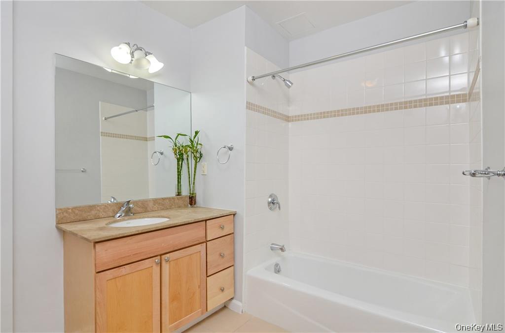 543 Main Street Unit: 402