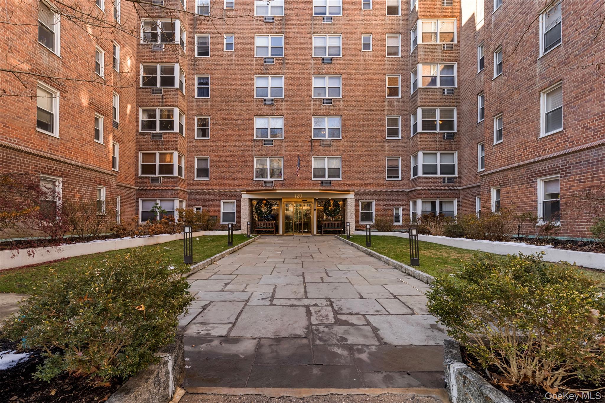 120 East Hartsdale Avenue Unit: 3Q