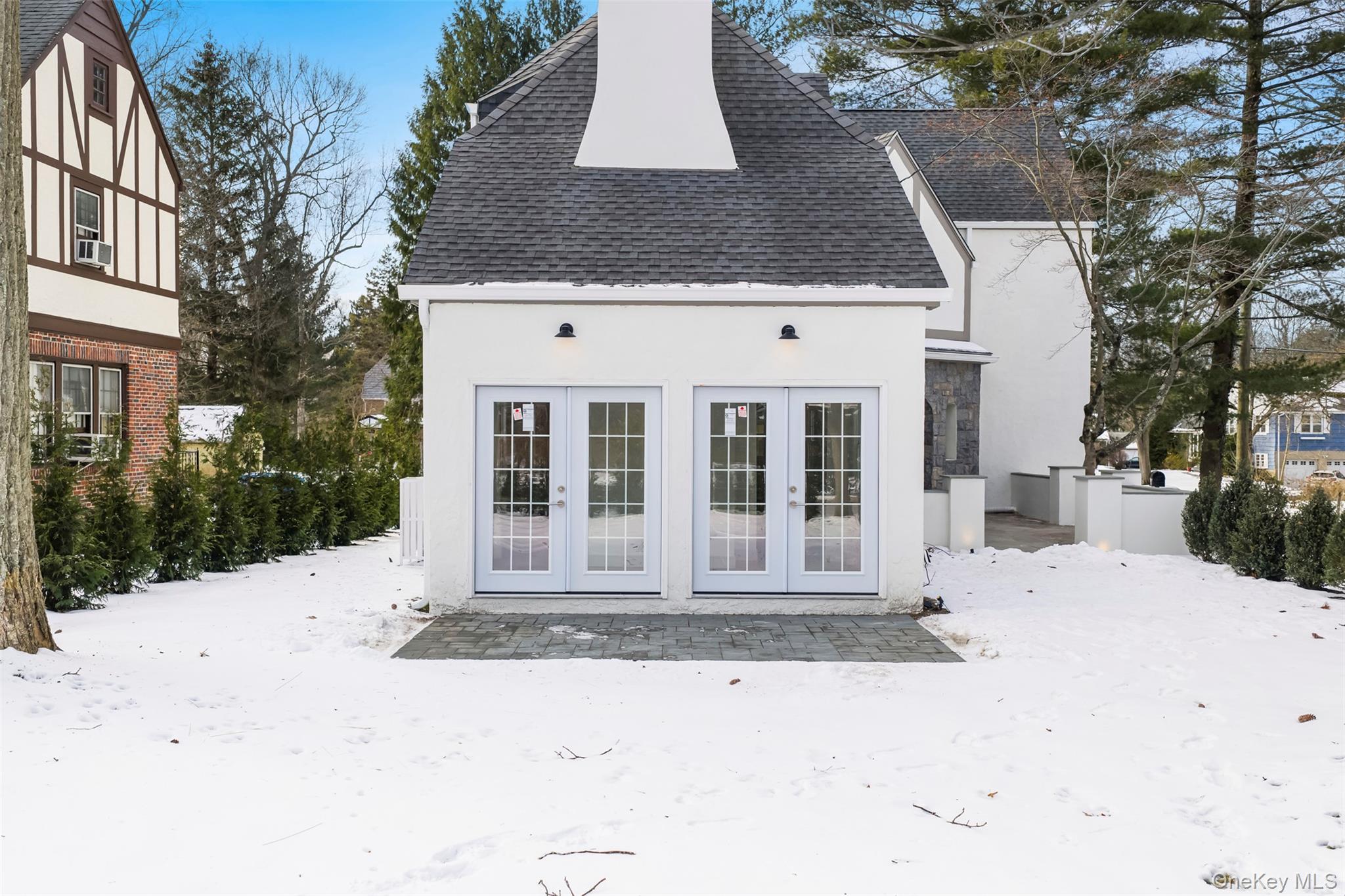 118 Soundview Avenue