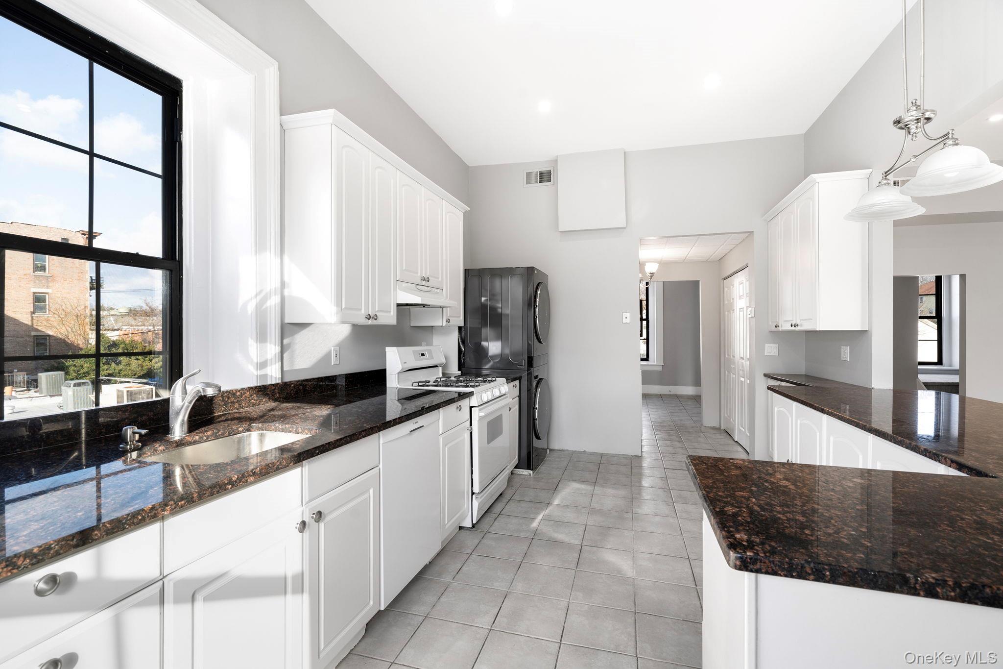 101 Main Street Unit: 3