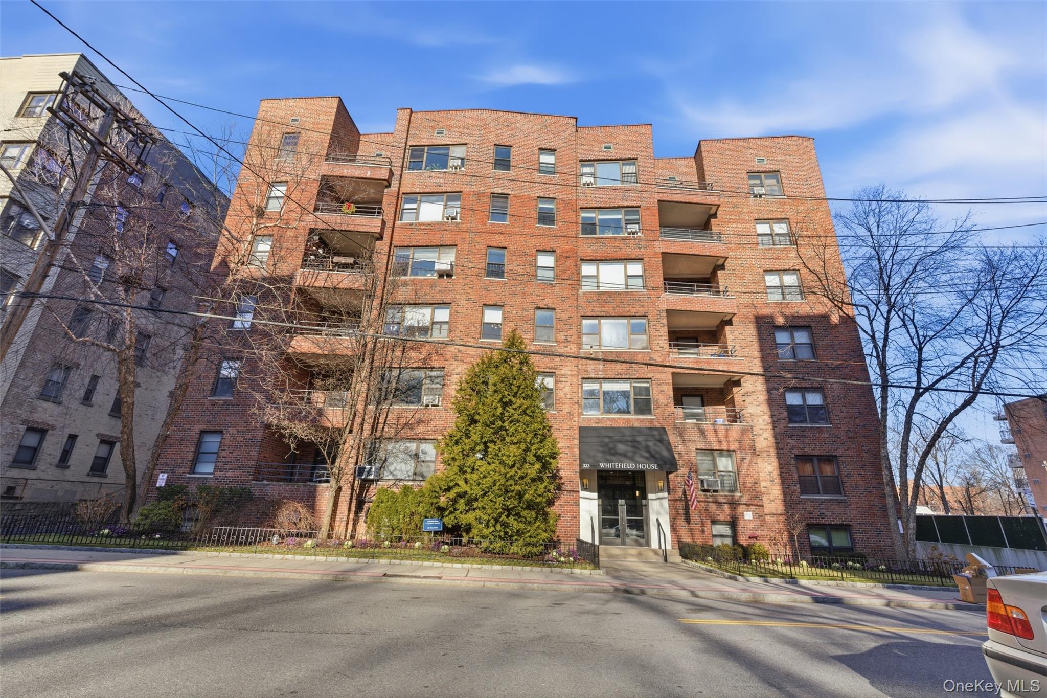 325 Main Street Unit: 6H