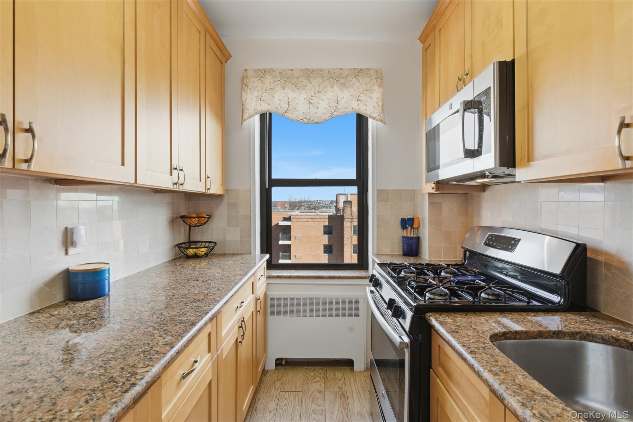 325 Main Street Unit: 6H