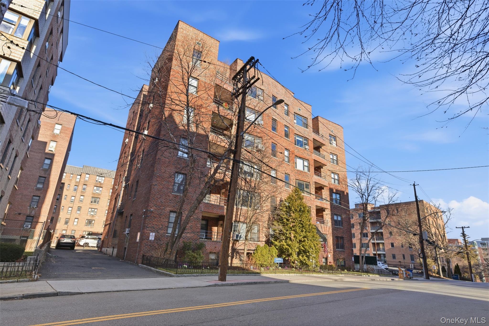 325 Main Street Unit: 6H