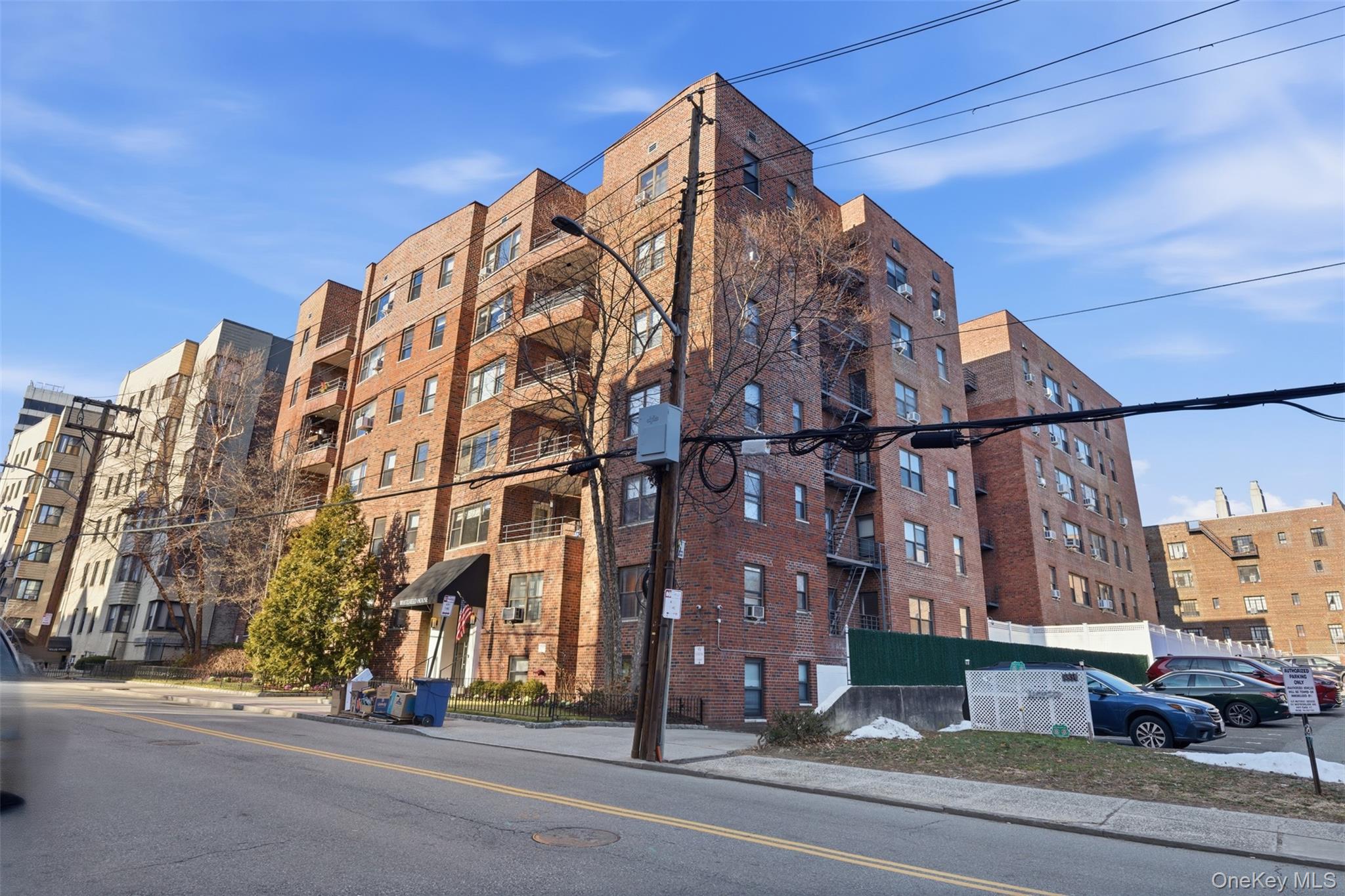 325 Main Street Unit: 6H