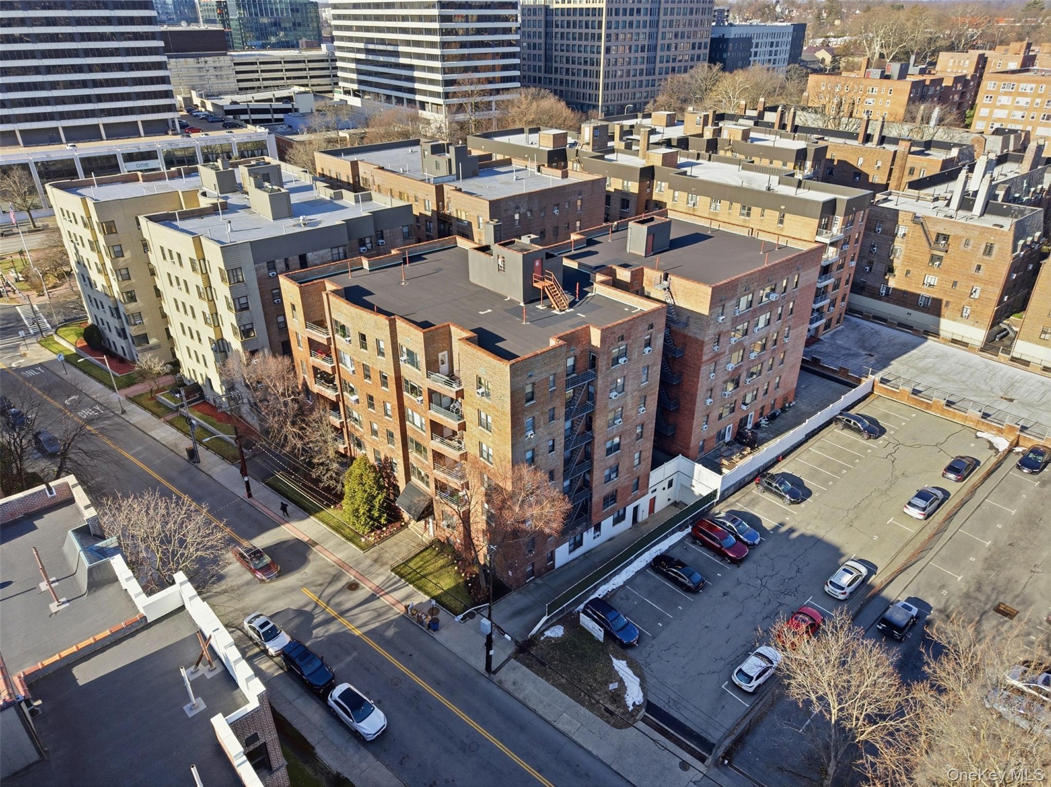 325 Main Street Unit: 6H