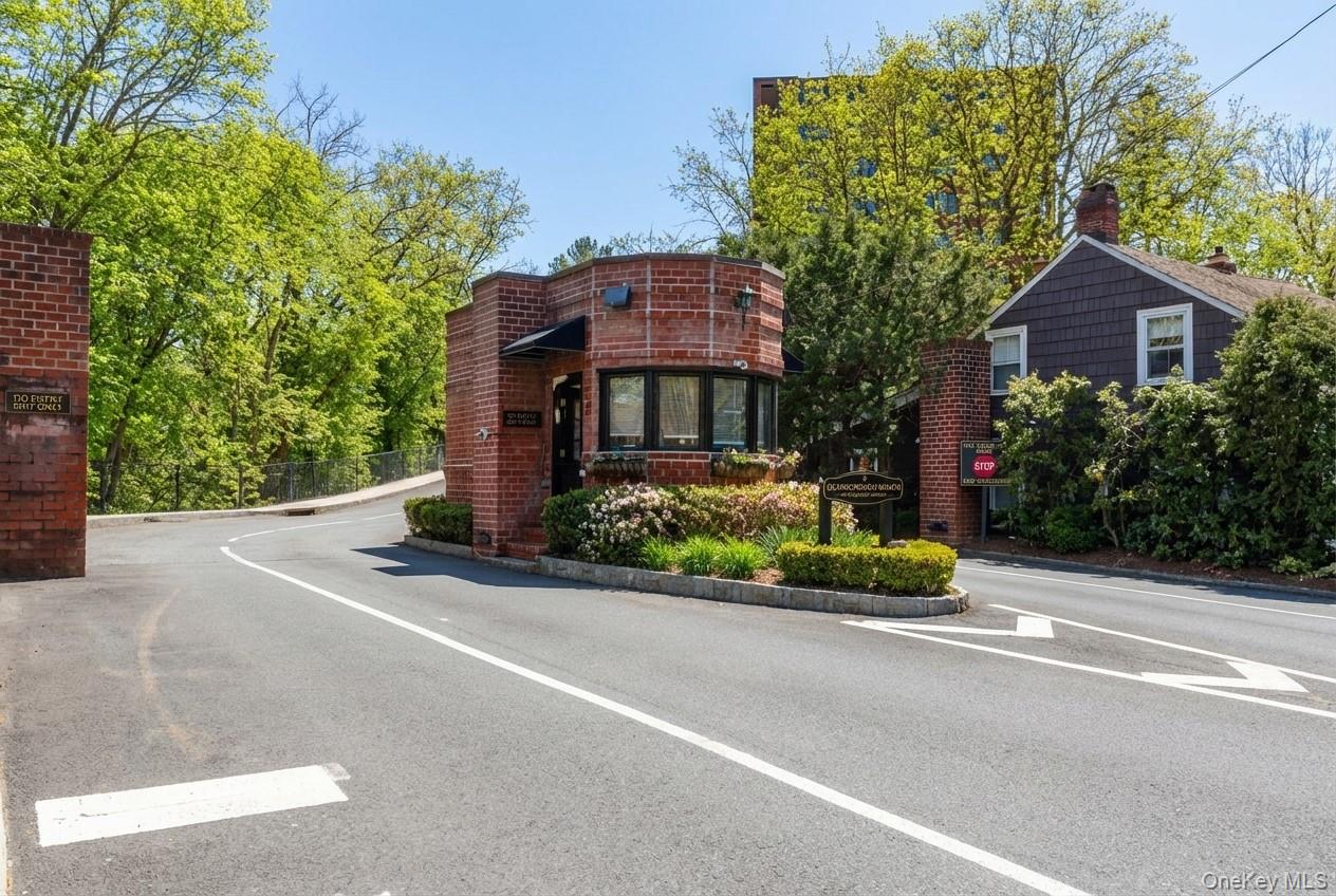 16 Rockledge Unit: 2C-1