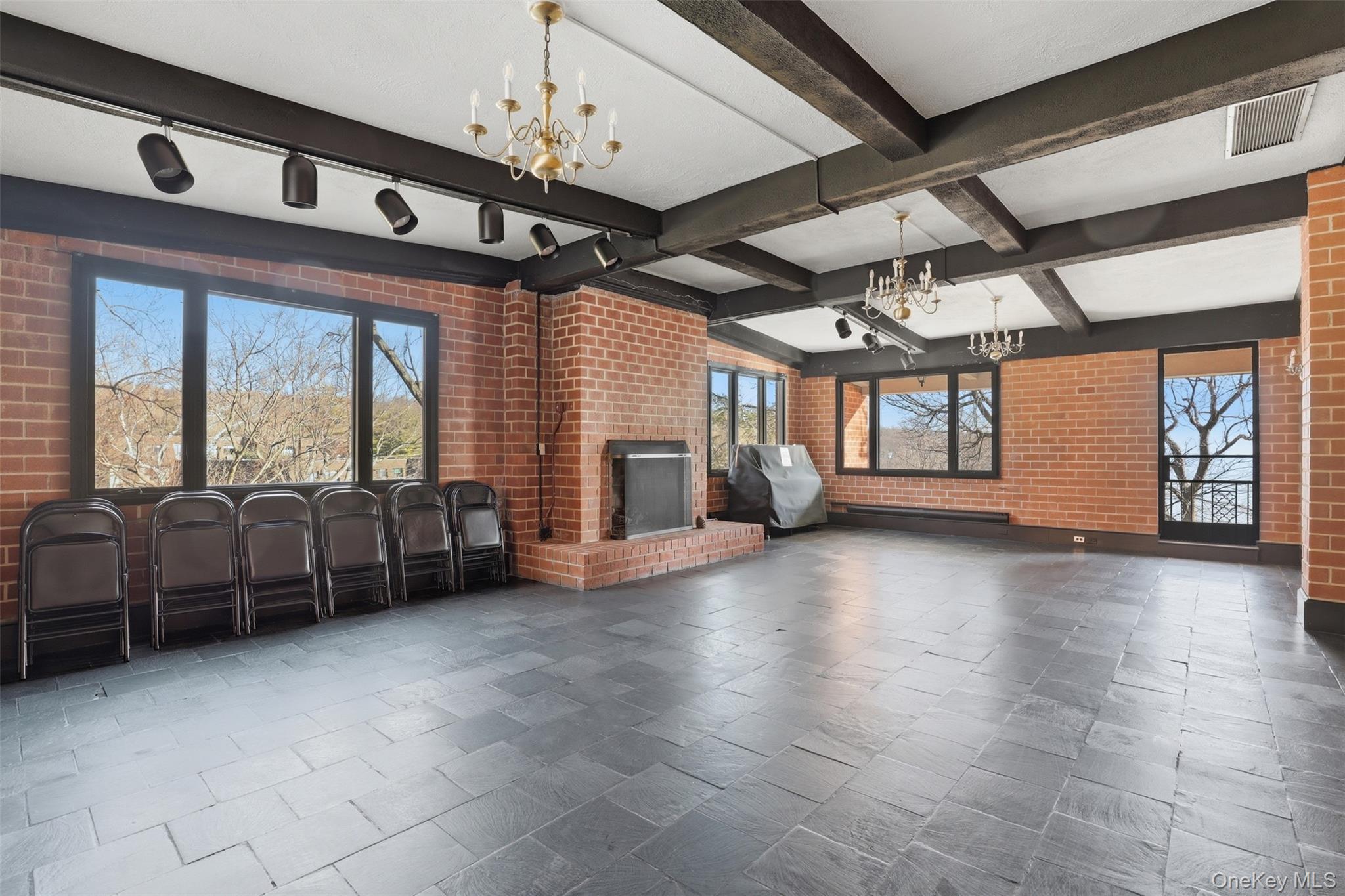 16 Rockledge Unit: 2C-1