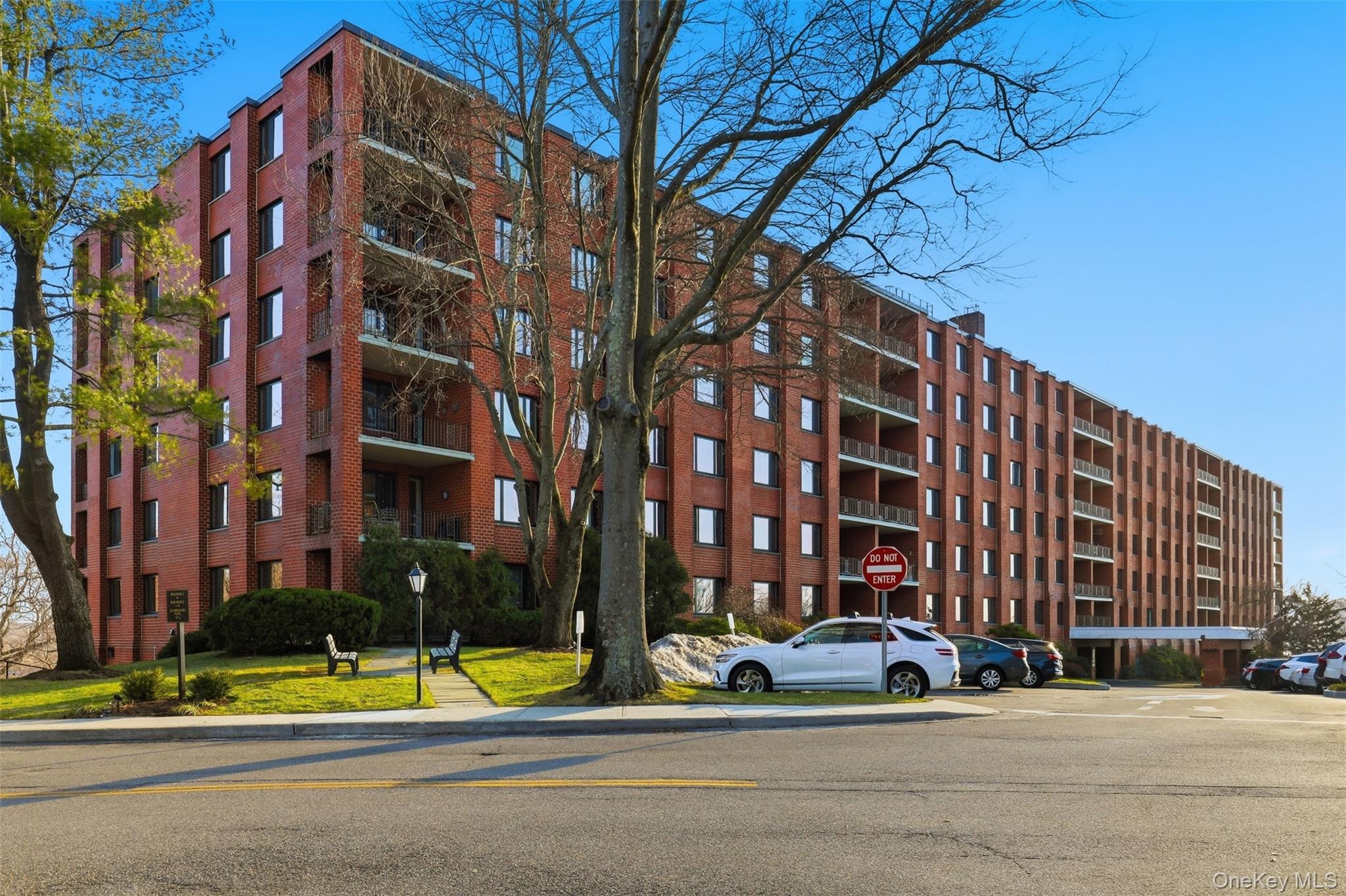 16 Rockledge Unit: 2C-1