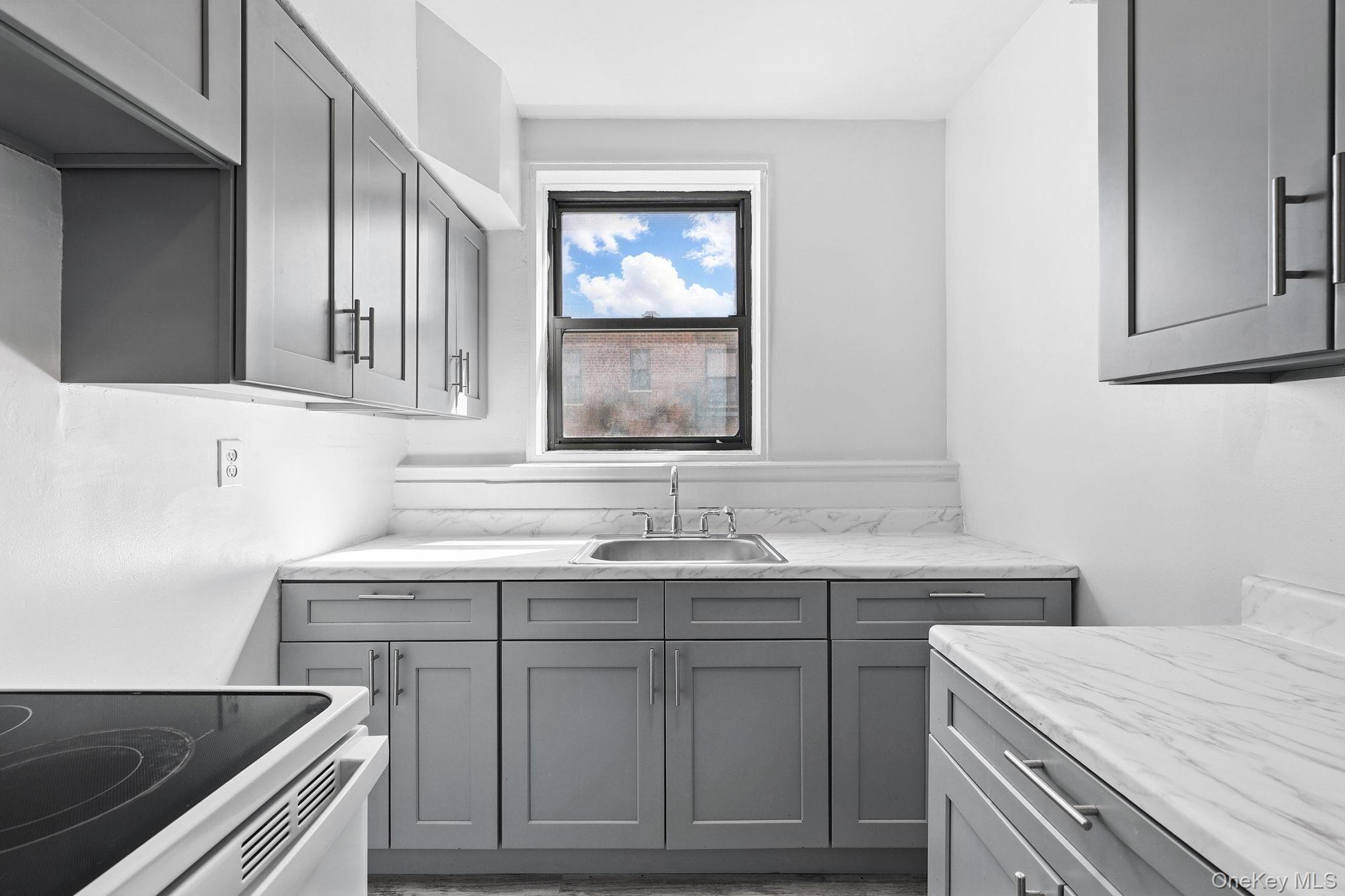 10 North Broadway Unit: 3H