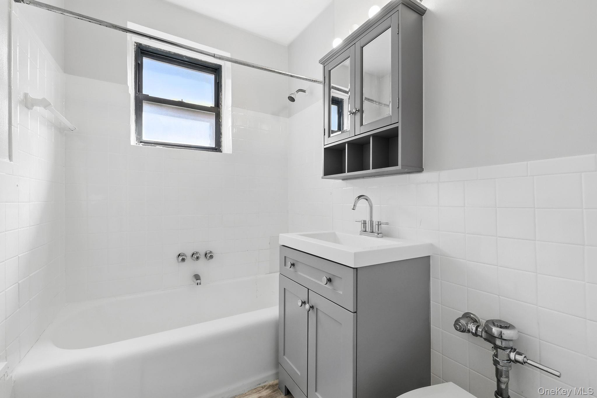 10 North Broadway Unit: 3H