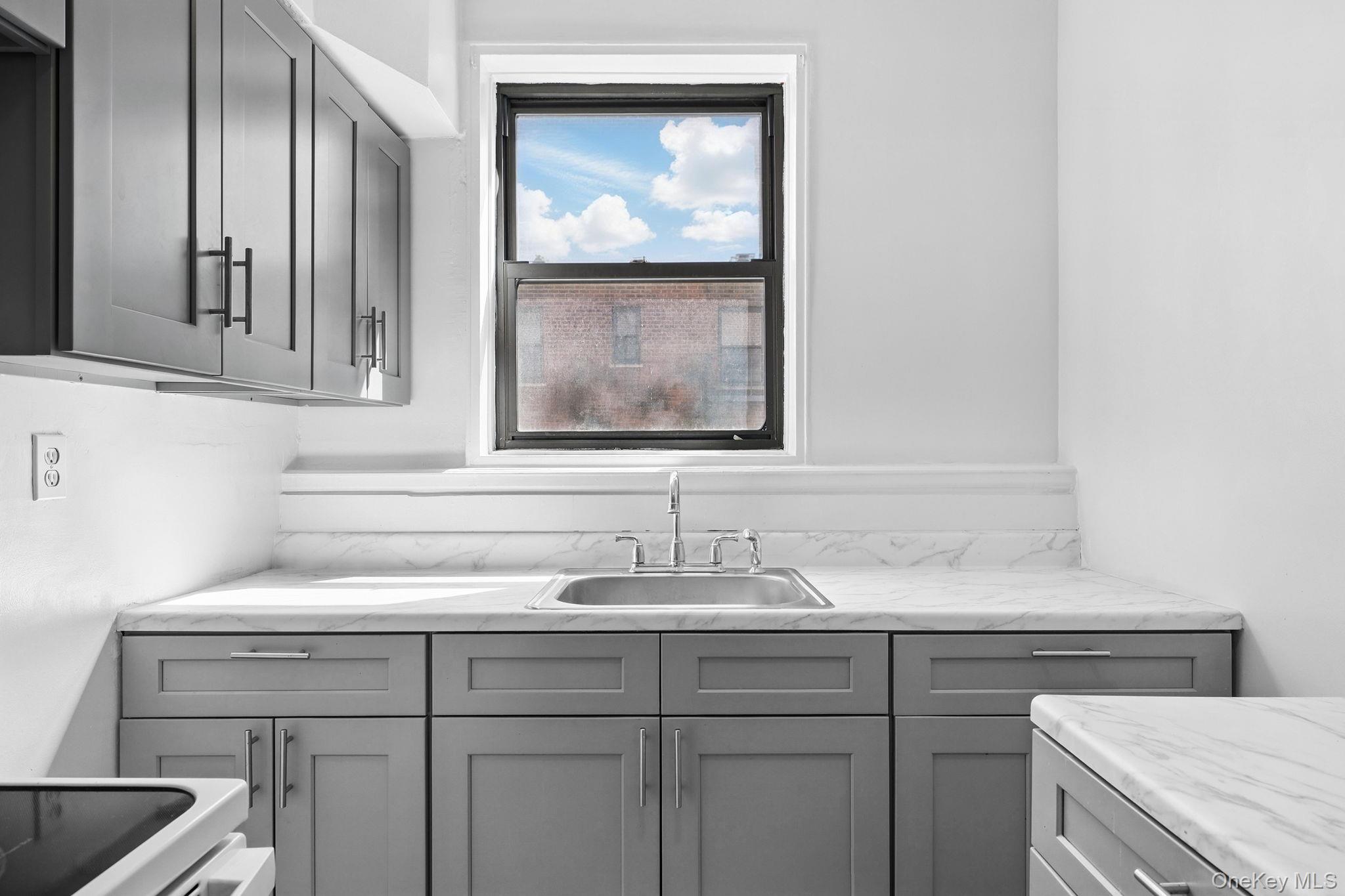 10 North Broadway Unit: 3H