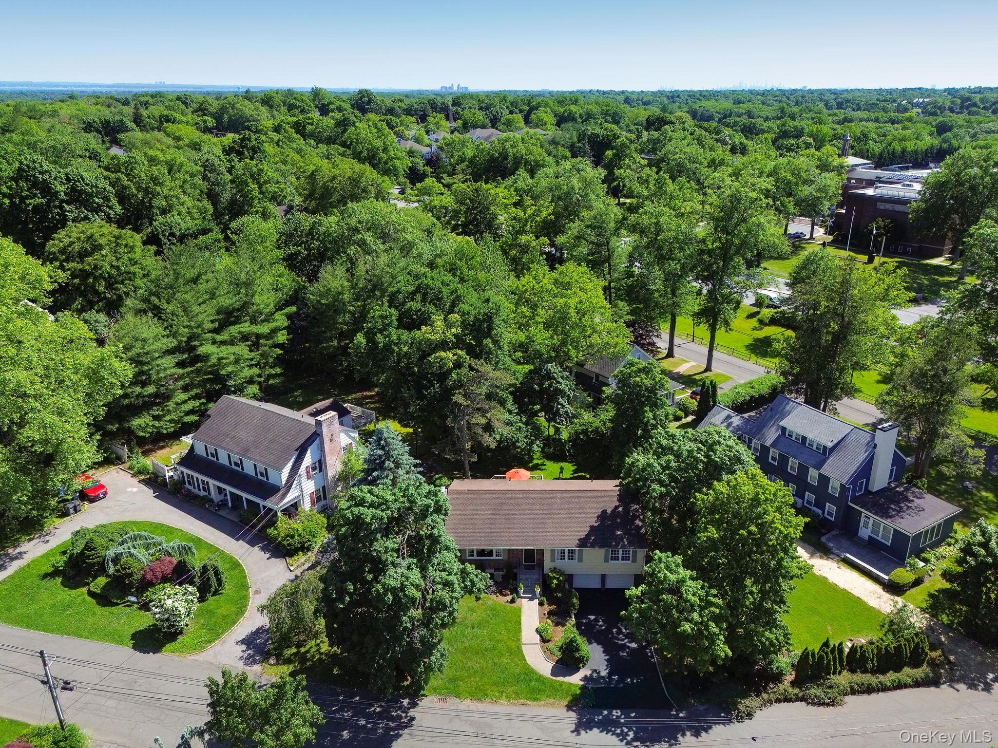 3 Dupont Avenue