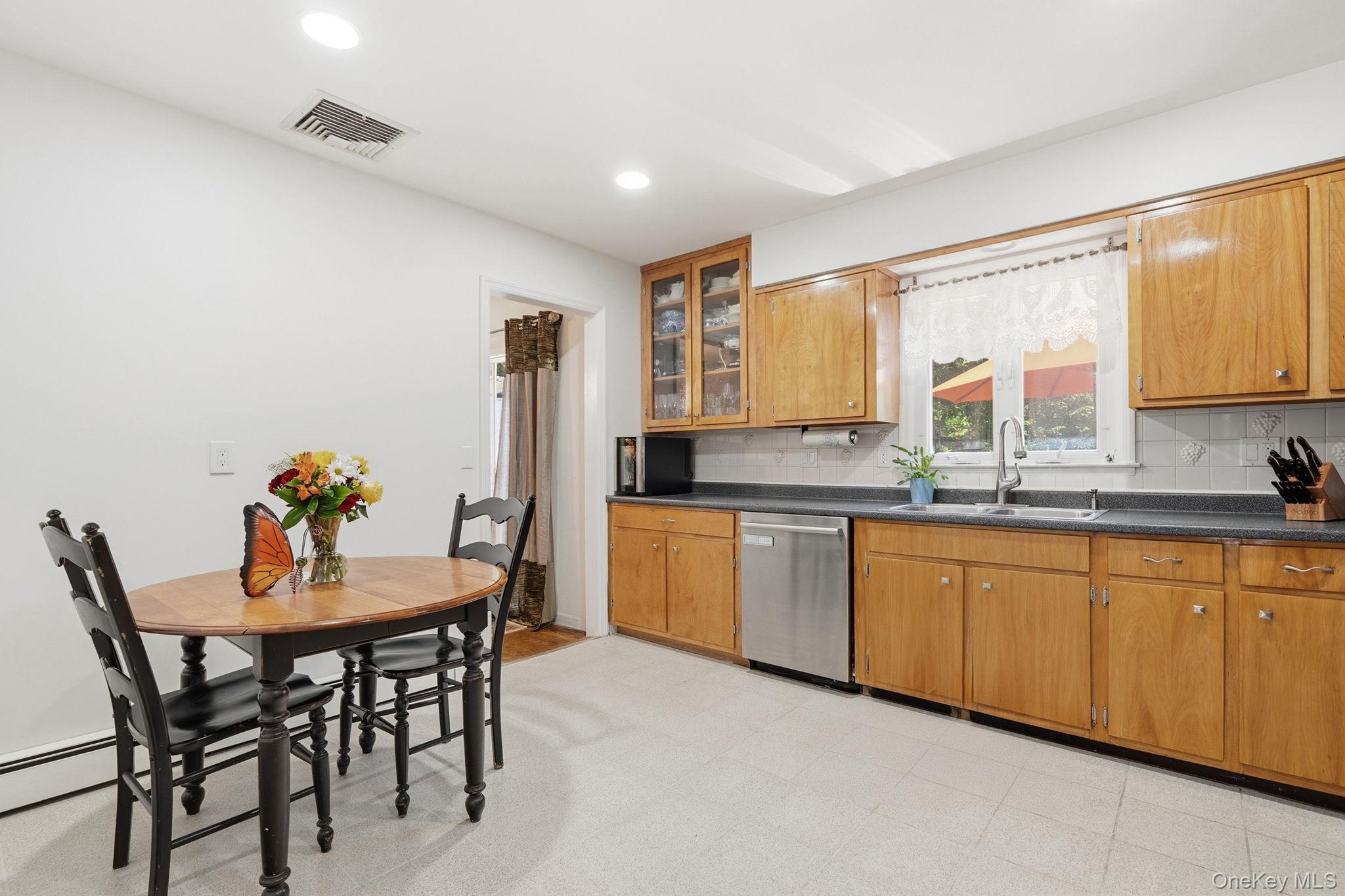 3 Dupont Avenue